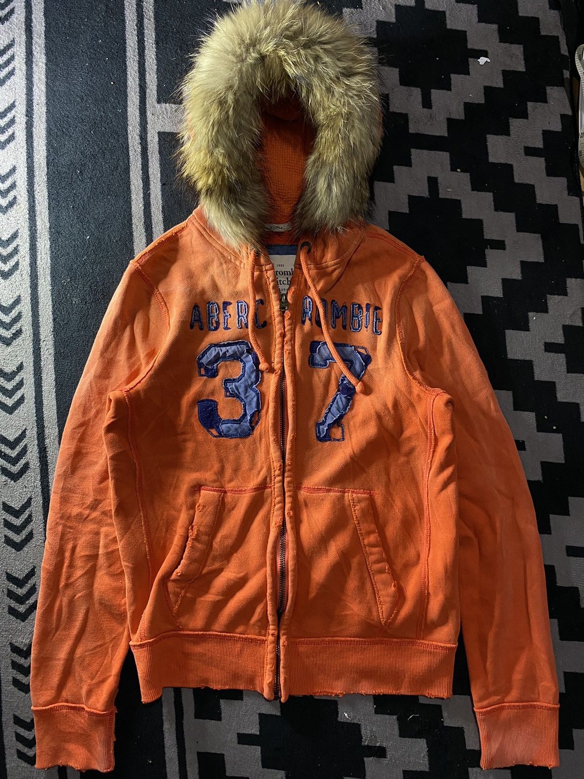 Abercrombie & Fitch Vintage Abercrombie & Fitch faux fur Distressed zip hoodie Size US M / EU 48-50 / 2 - 3 Thumbnail