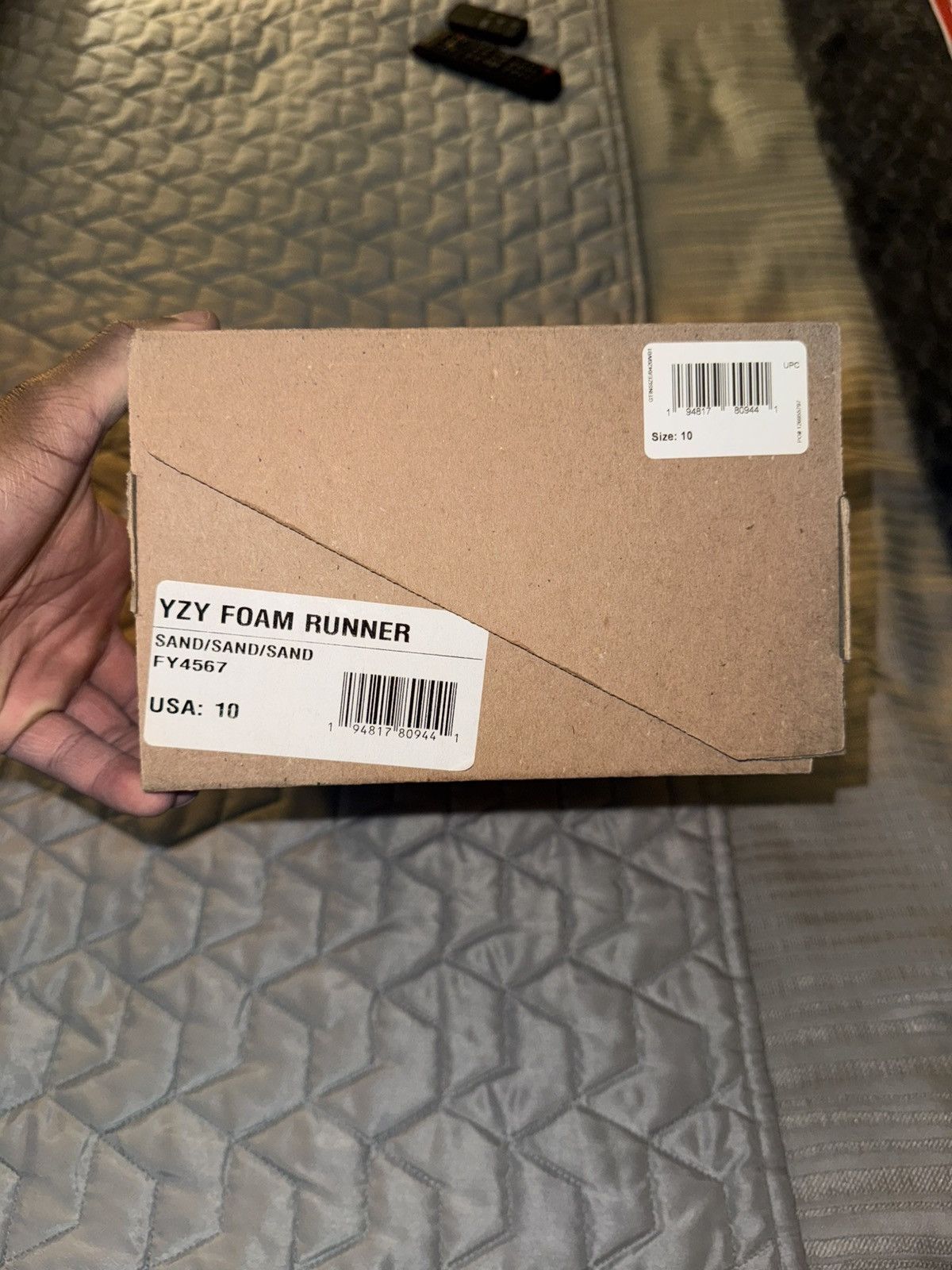 Yeezy Adidas Yeezy Foam RNNR Size US 10 / EU 43 - 9 Thumbnail