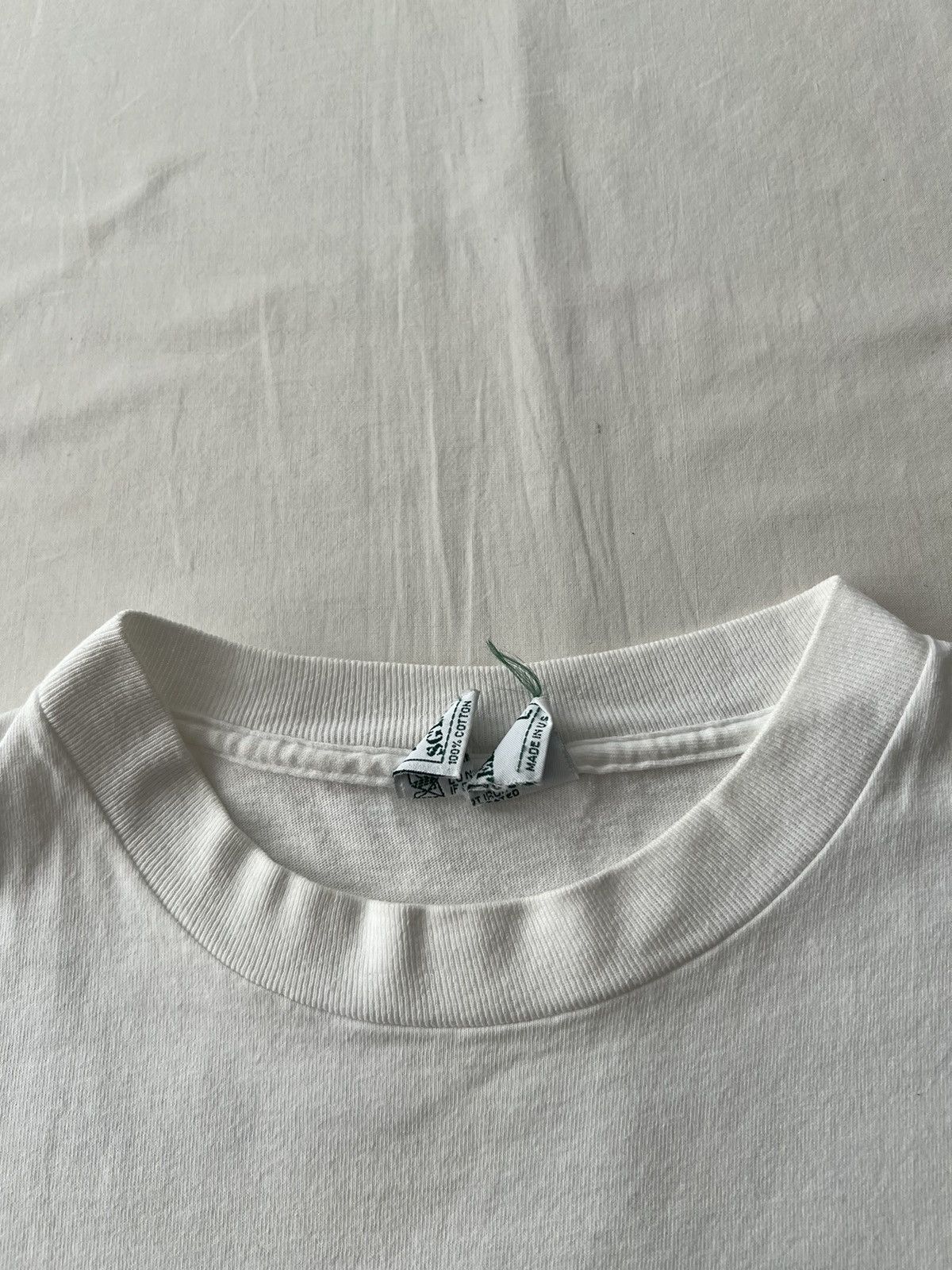 Vintage Vintage 90s Jesus Christ John 1:29 Made in USA White T-shirt Size US L / EU 52-54 / 3 - 12 Thumbnail