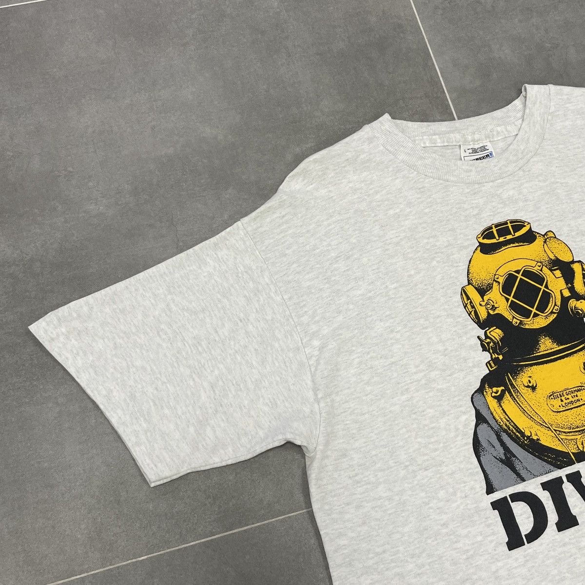 Vintage Vintage Screen Stars Diver T-Shirt Size L Size US L / EU 52-54 / 3 - 3 Thumbnail