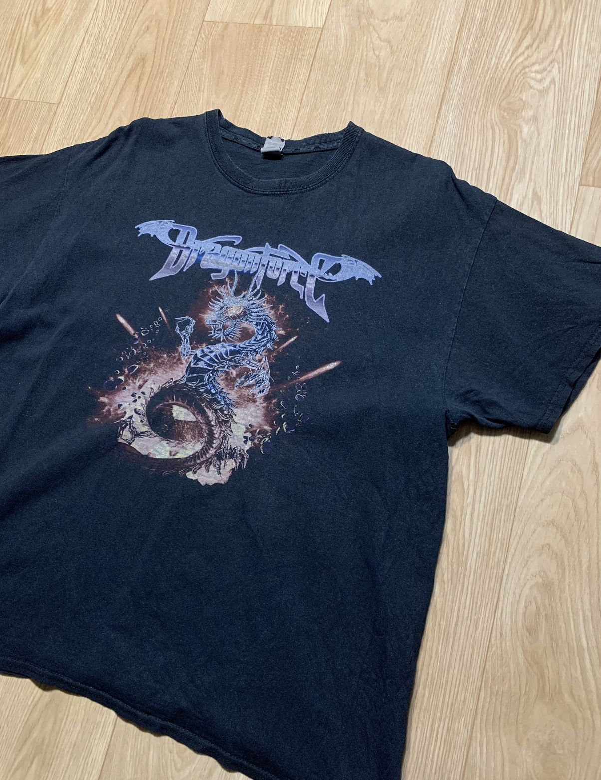 Band Tees Vintage Dragonforce Metal Band T-Shirt Size US XL / EU 56 / 4 - 2 Thumbnail