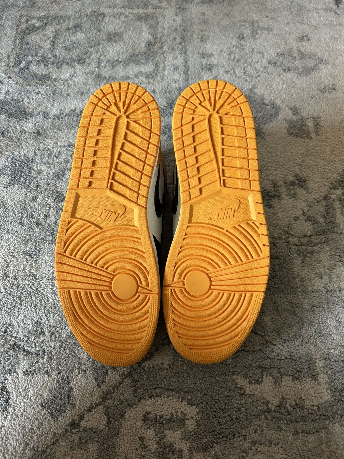 Jordan Brand Jordan 1 Taxi Size US 10.5 / EU 43-44 - 5 Thumbnail