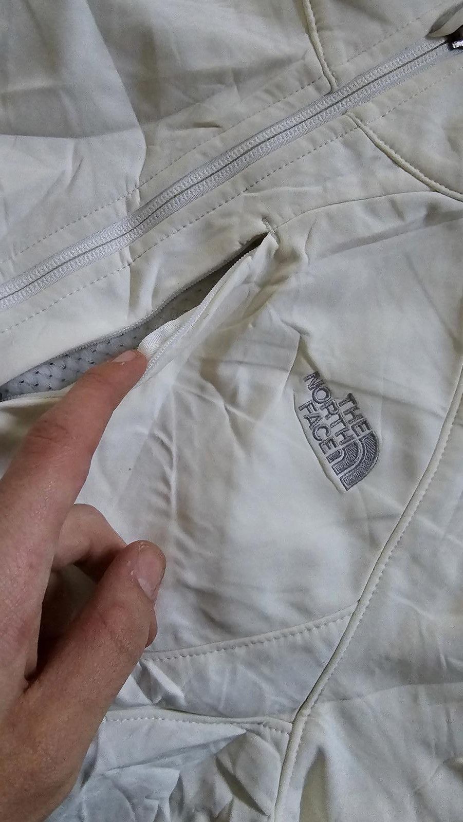 The North Face The North Face, Ladies white/ cream softshell Full zip Size M / US 6-8 / IT 42-44 - 2 Thumbnail