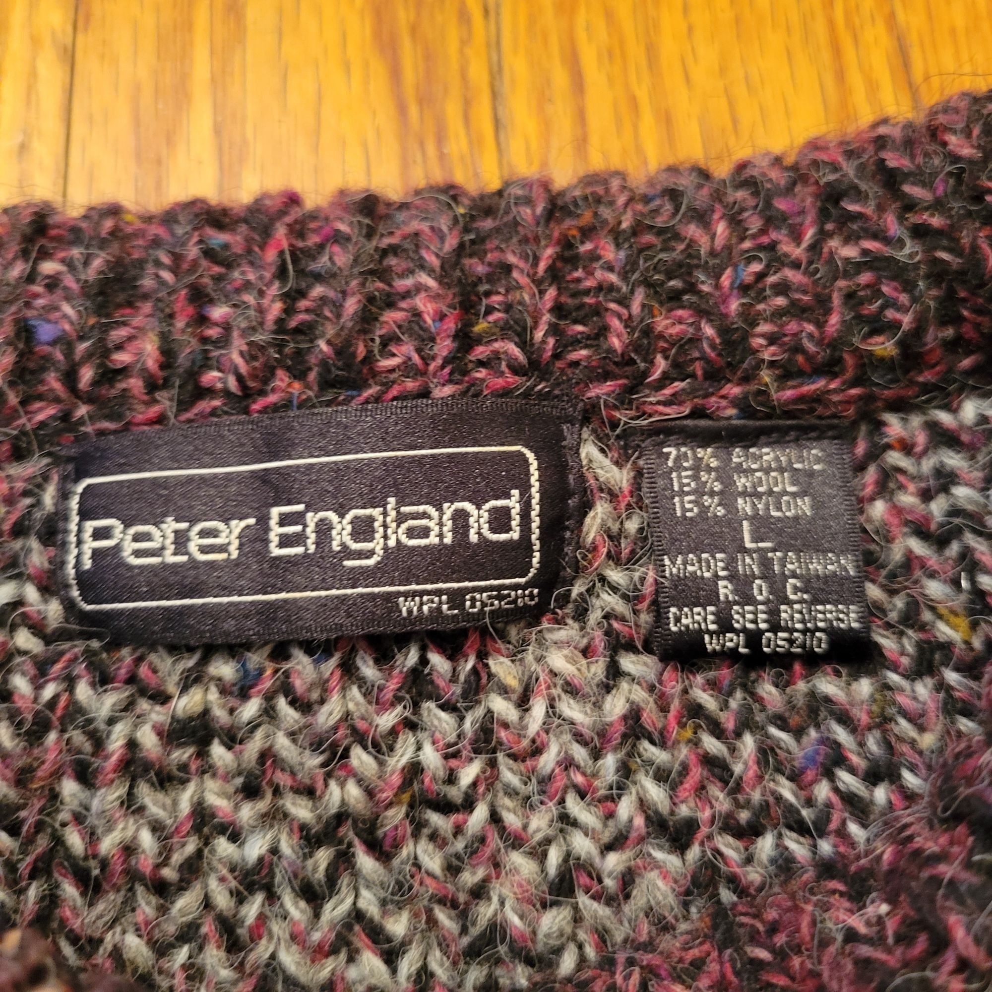 Vintage Peter England Gray Maroon Plaid Sweater Wool Blend L Crew Ne Size US L / EU 52-54 / 3 - 2 Thumbnail