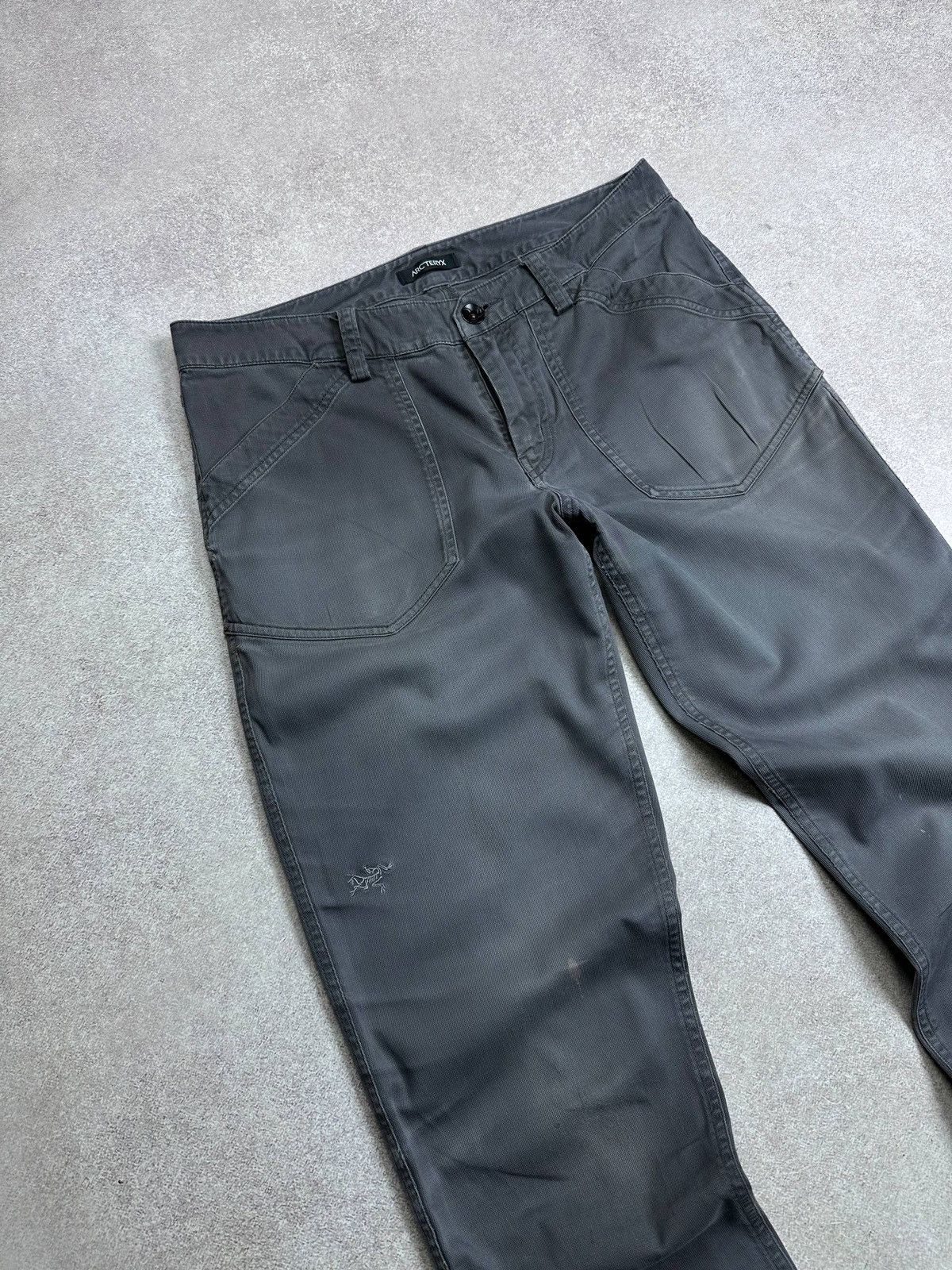 Arc'teryx Vintage Arc'teryx Womans Cargo Distressed Pants 10 Size 32" / US 10 / IT 46 - 2 Thumbnail