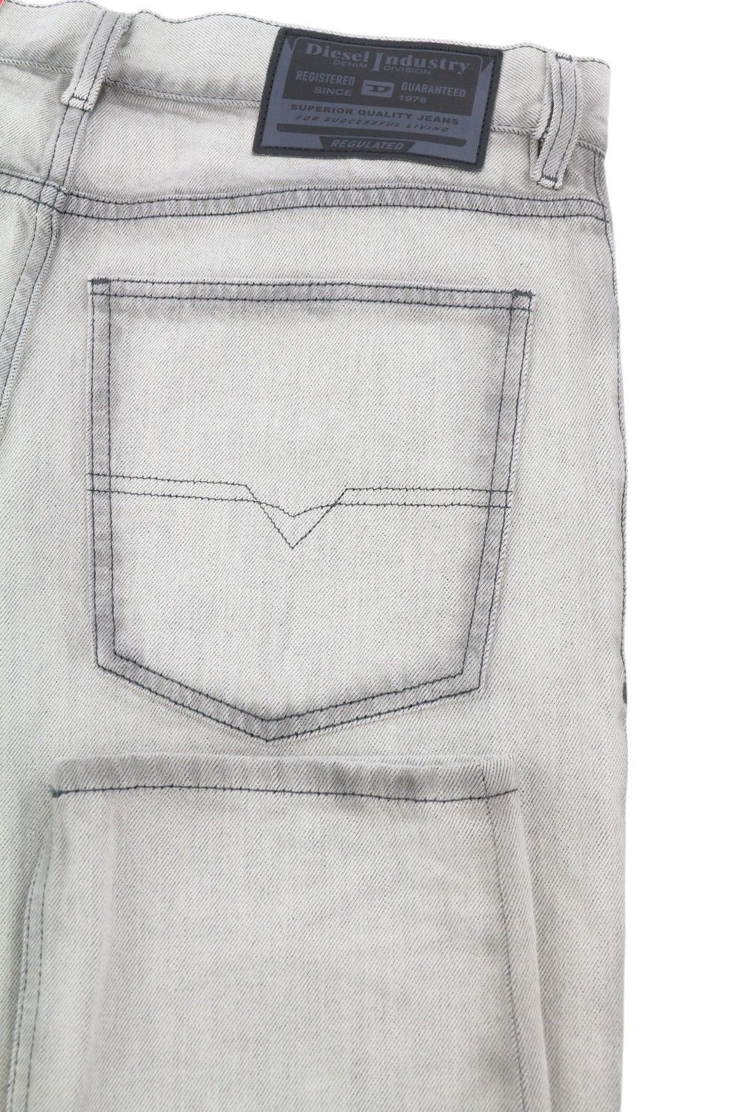 Diesel 1995 09C86 W31/L32 Grey Faded Slim Straight Leg 85411 Size US 31 - 5 Thumbnail