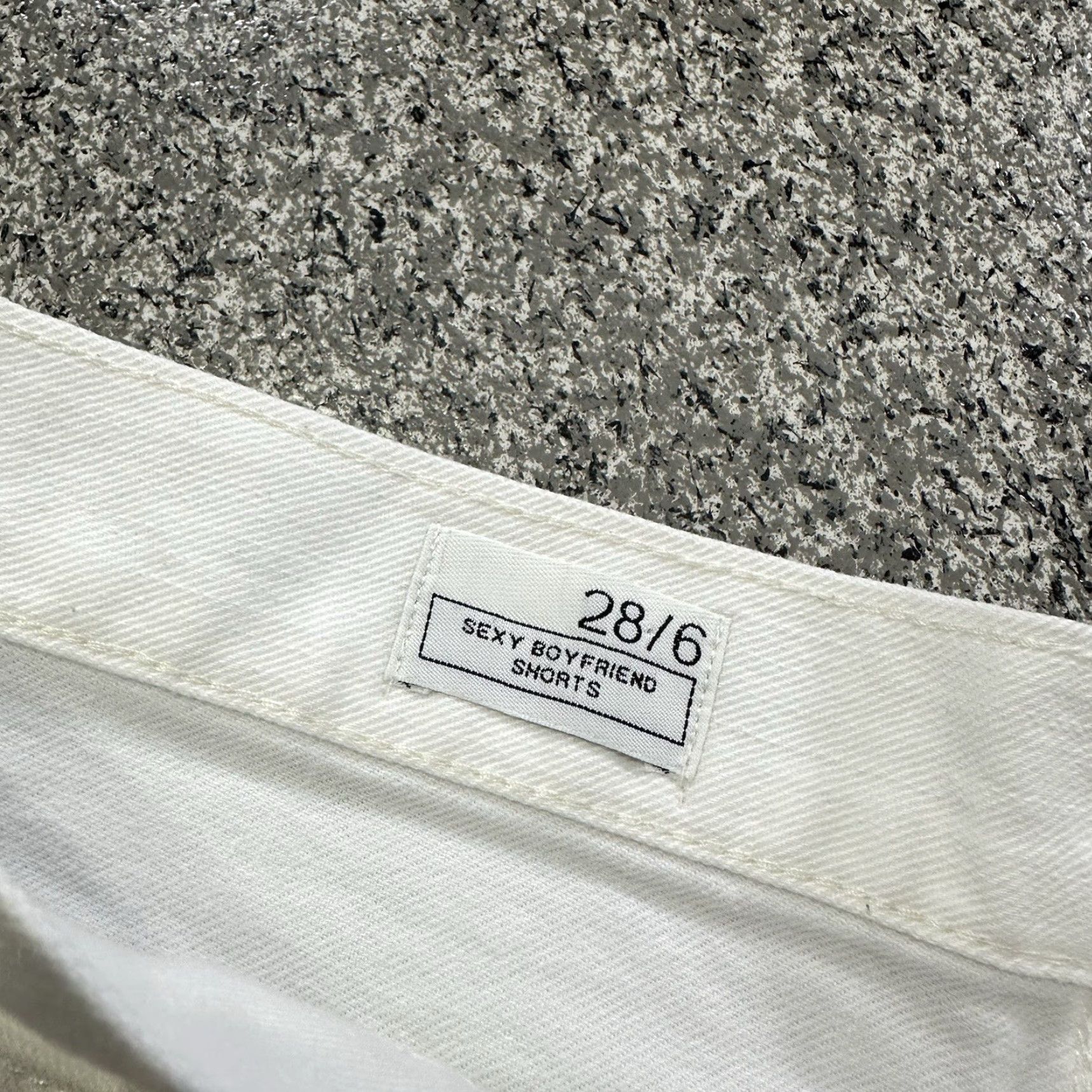 Gap Gap 1969 Shorts Womens 6 28x5 White Mid Rise Cuffed Denim Jean Boyfriend Shirt Size 28" / US 6 / IT 42 - 2 Thumbnail