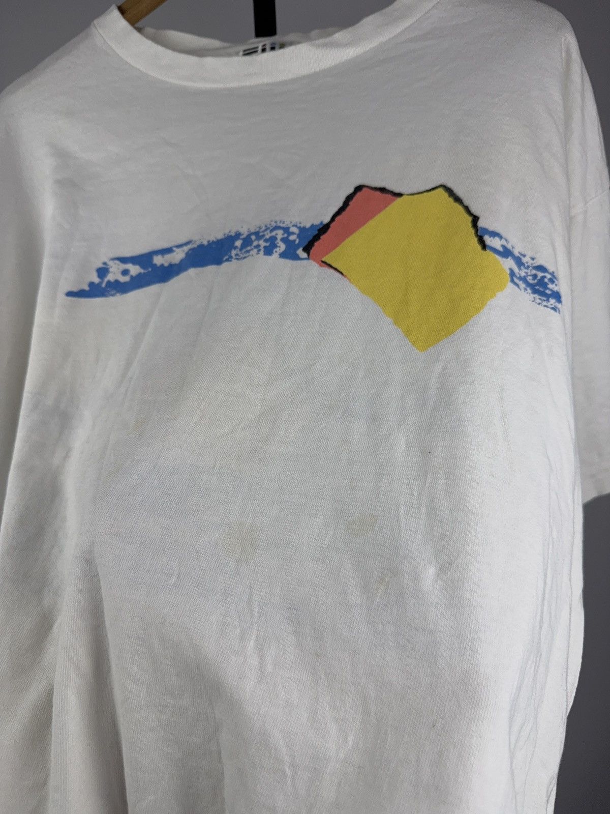 Vintage Vintage 1989 Fiji Abstract Graphic T-Shirt White 80s Art Size US XL / EU 56 / 4 - 10 Thumbnail