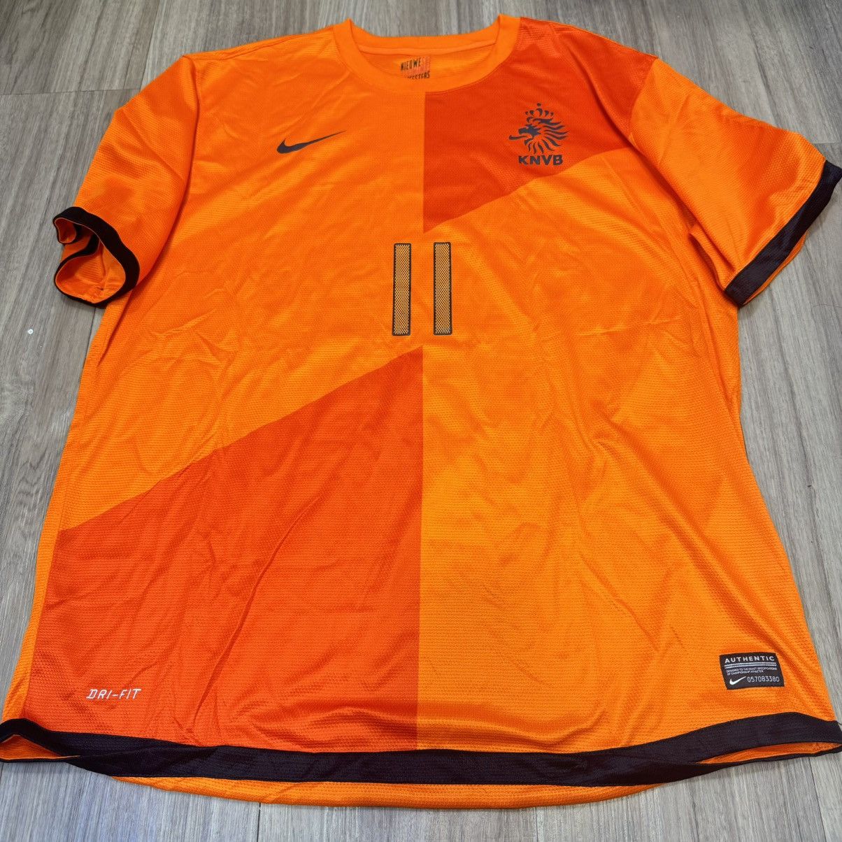 Nike Holland 12/13 home shirt #11 Robben Size US XL / EU 56 / 4 - 1 Thumbnail