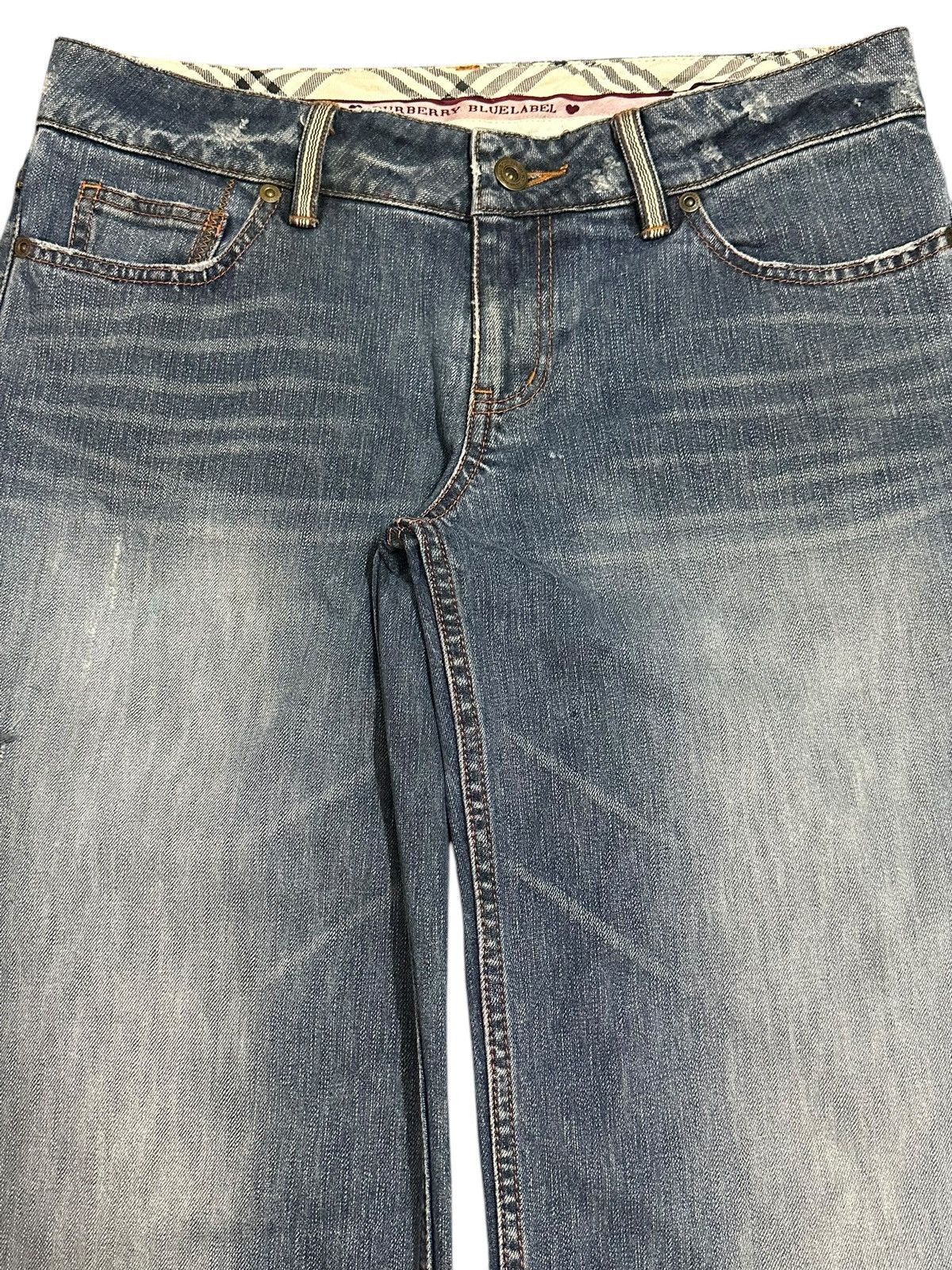 Burberry Vintage Burberry Blue Label Faded Wash Baggy Jeans Size US 31 - 4 Thumbnail