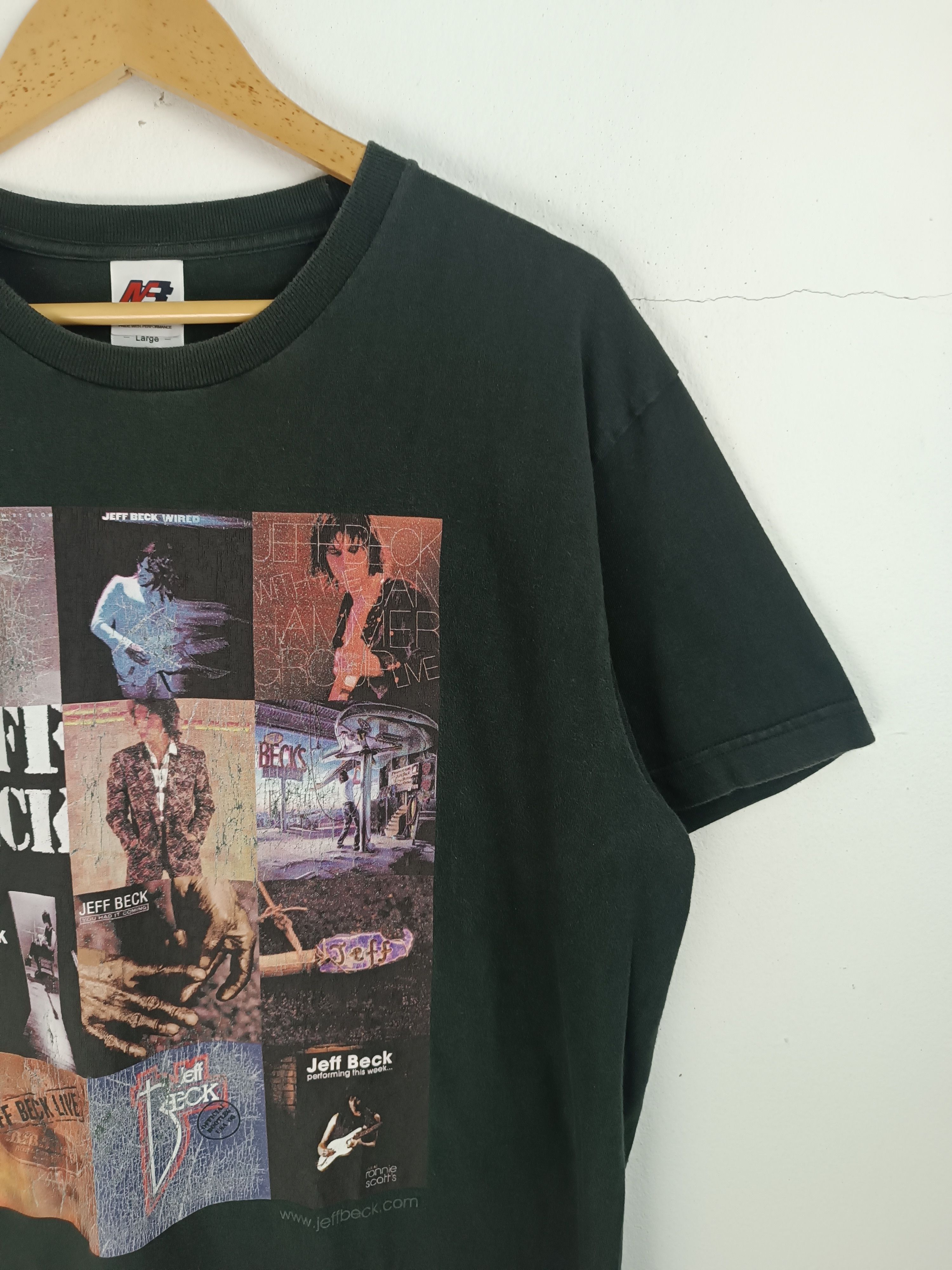 Band Tees VINTAGE '08 JEFF BECK ALBUM COLLECTION FADED TEE YARDBIRDS Size US L / EU 52-54 / 3 - 6 Thumbnail