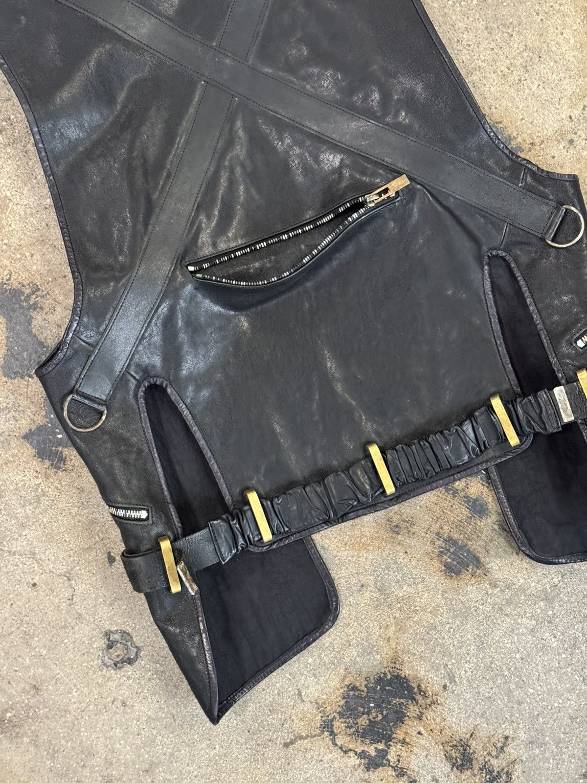 IERIB ‼️RARE‼️ Horse Leather “Parachute” Vest Bag from IERIB Size ONE SIZE - 7 Thumbnail