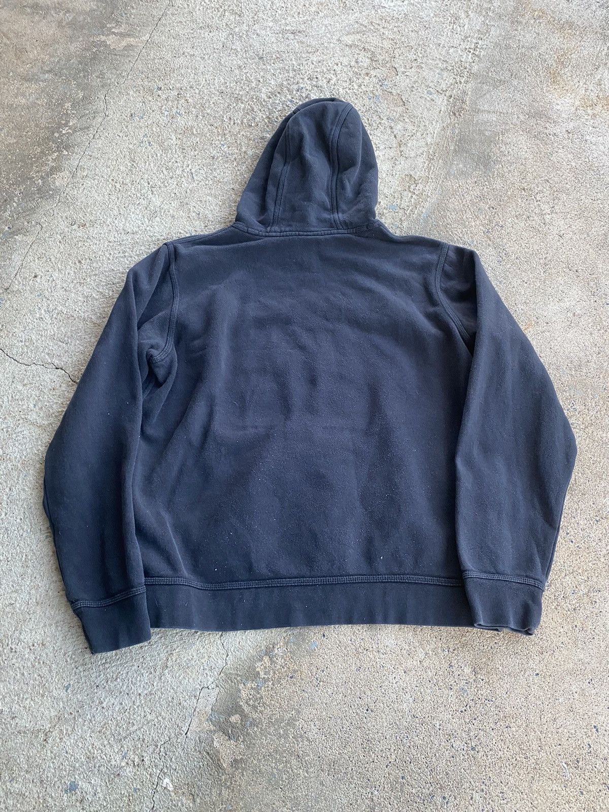 Nike × Vintage Vintage Y2K Nike Faded Black Essential Sweatshirt Hoodie Size US M / EU 48-50 / 2 - 5 Thumbnail