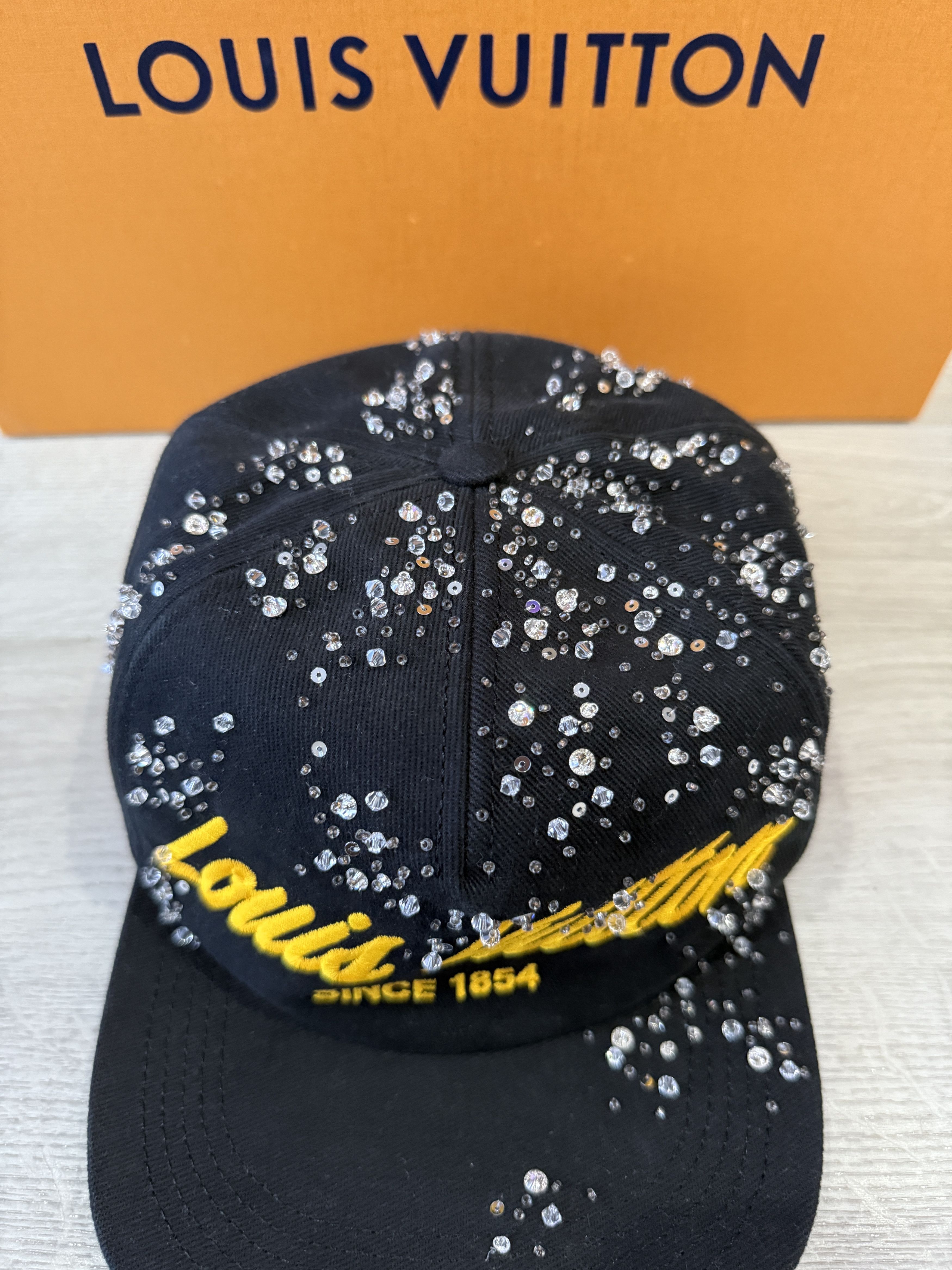Louis Vuitton Louis Vuitton LV Script Crystals Cap Size ONE SIZE - 2 Thumbnail