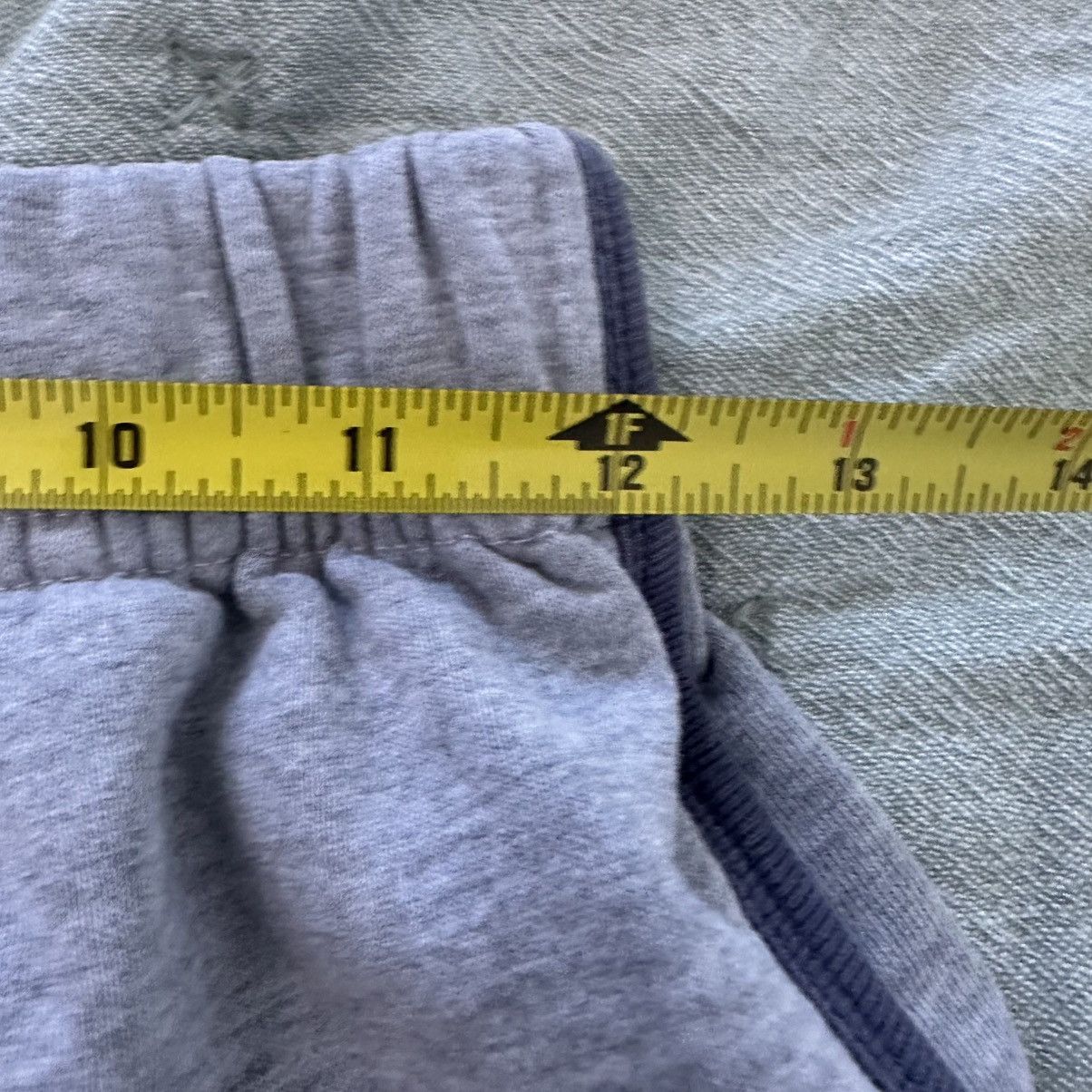 Brandy Melville Brandy Melville Gray Lounge Shorts Black Trim OS Size 26" / US 2 / IT 38 - 7 Thumbnail