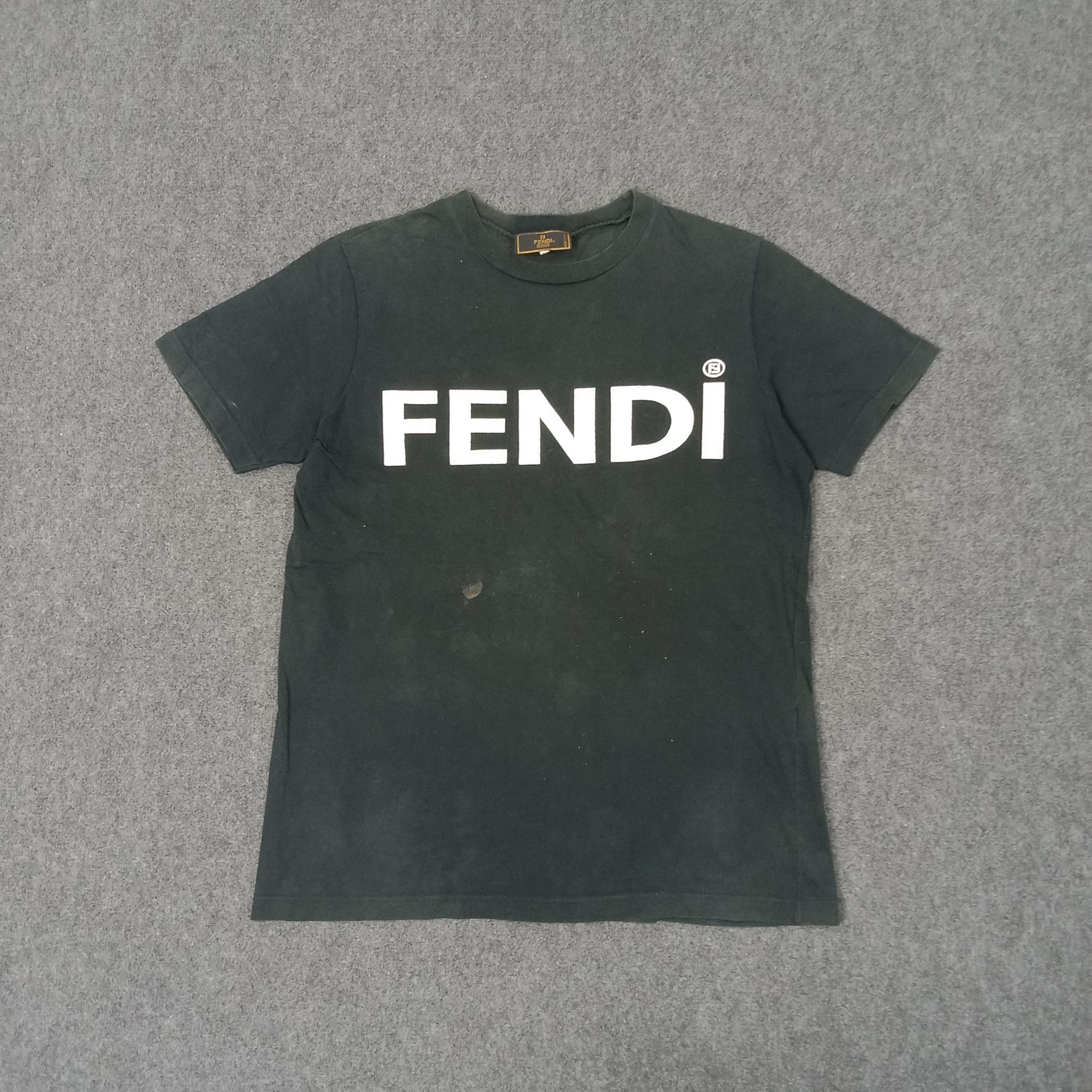 Vintage Fendi Italian Brand Spellout Tshirt C223N7 Size US M / EU 48-50 / 2 - 1 Thumbnail