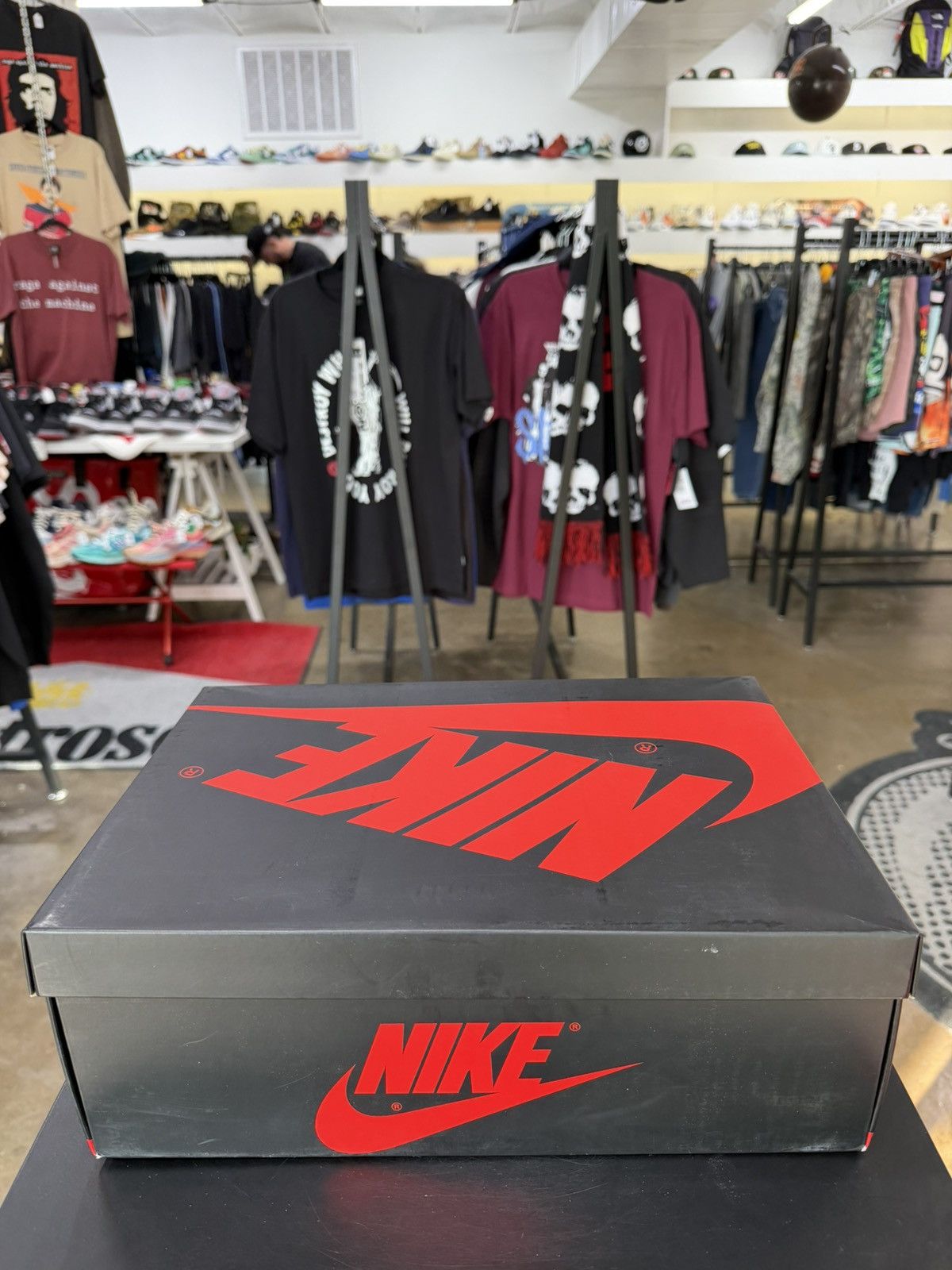 Jordan Brand Air Jordan 1 SB LA to Chicago Size 11.5 (2019) Size US 11.5 / EU 44-45 - 16 Thumbnail