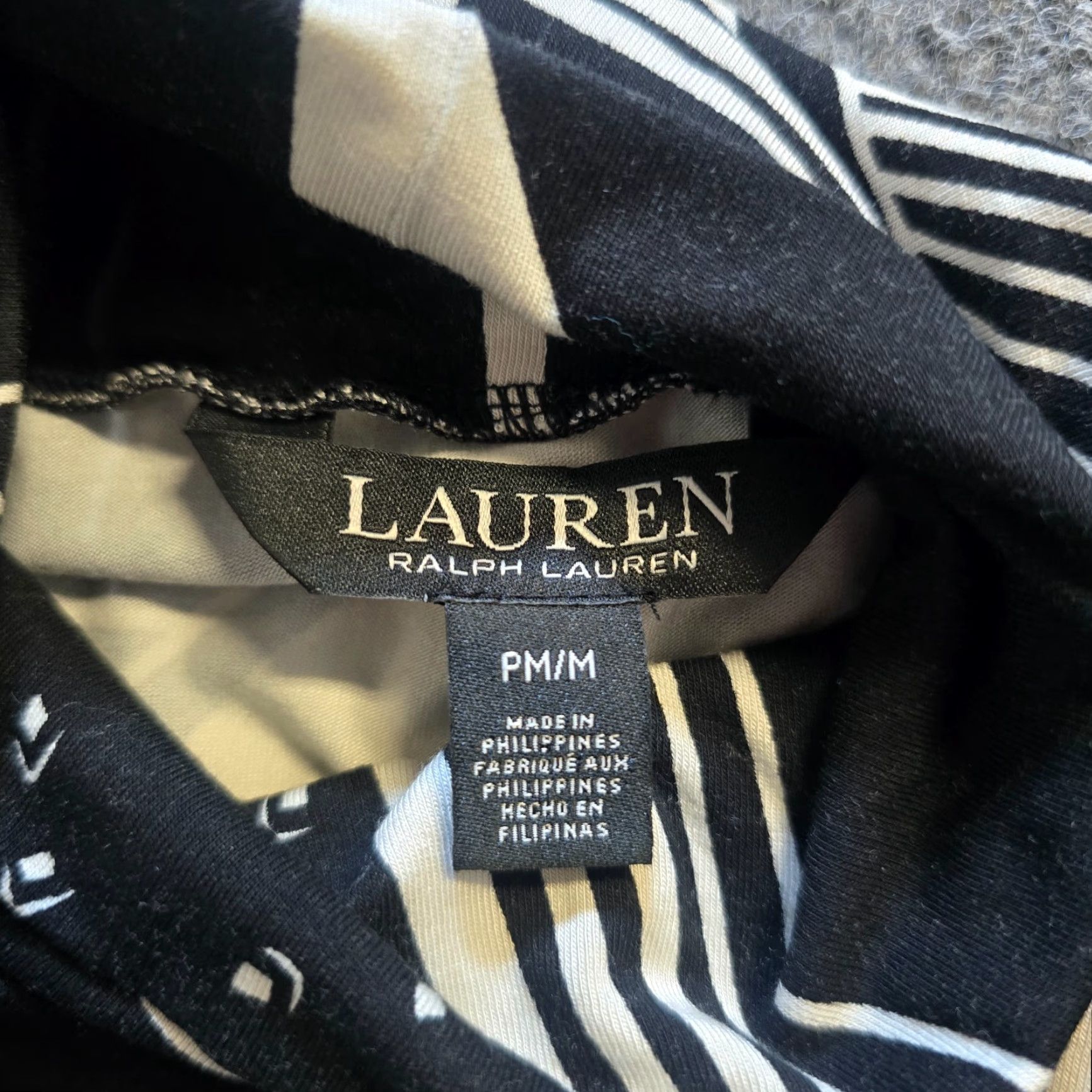 Ralph Lauren Lauren Ralph Lauren Top Womens Medium Petite Black Abstract Turtleneck Casual Size M / US 6-8 / IT 42-44 - 4 Thumbnail