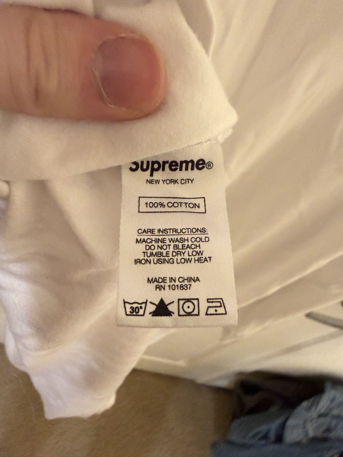 Supreme Supreme white long sleeve t shirt Size US M / EU 48-50 / 2 - 7 Thumbnail