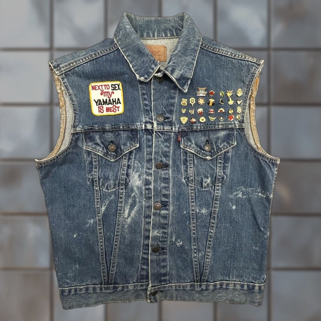 Levi's VINTAGE Levi's Denim Vest Biker Shirt Mens 44 Regular Blue 60s Patch Pins Motorcycle Leather Waistband Patch Embroidered Button Front Size US S / EU 44-46 / 1 - 1 Thumbnail