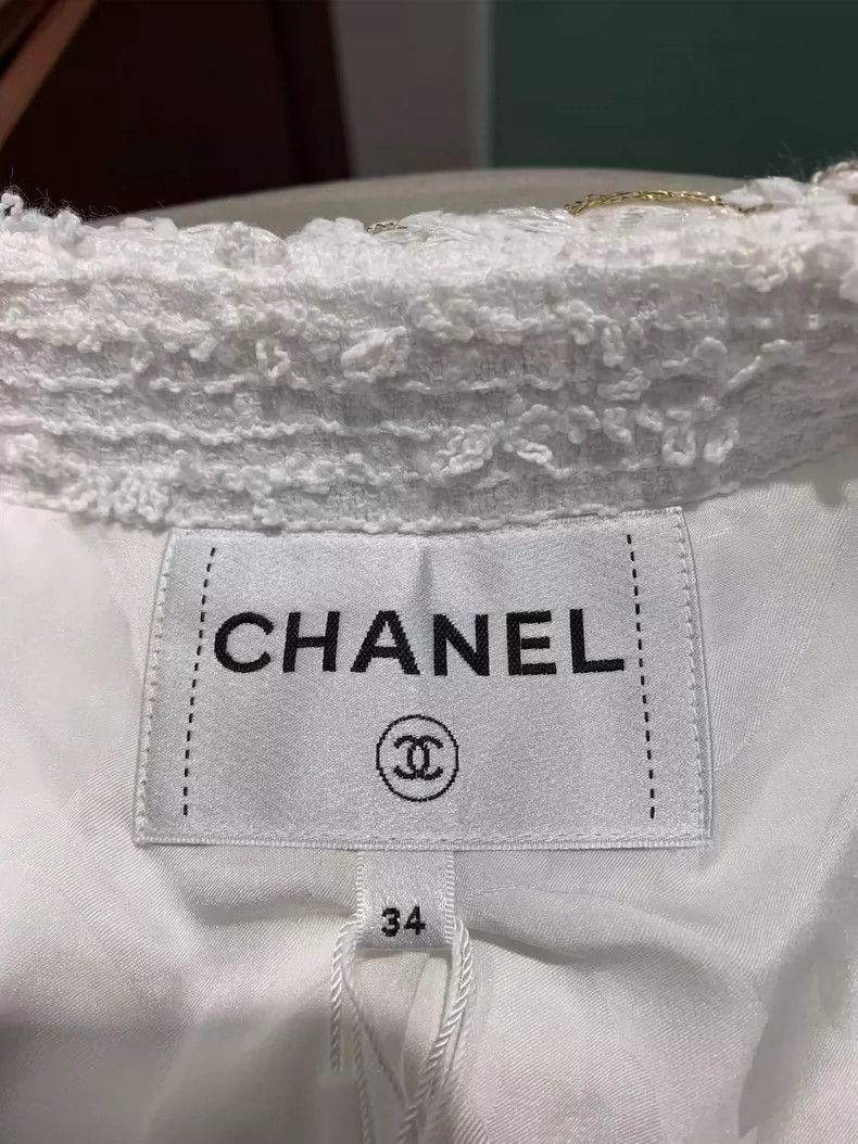 Chanel Chanel 25P white pearl white moonlight jacket 2504-Nextarro Size XXS / US 00 / IT 34 - 2 Thumbnail