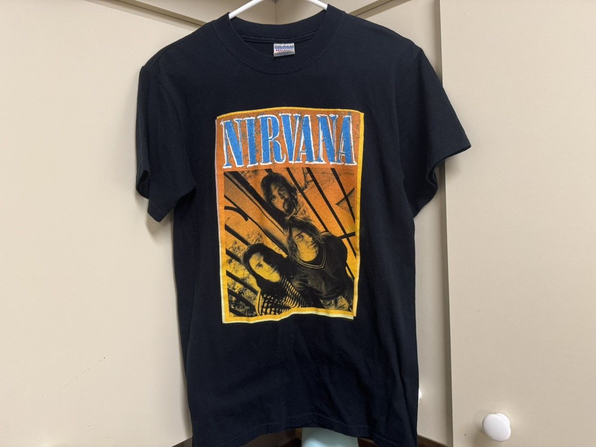 Gildan × Nirvana × Vintage Vintage 2004 Nirvana Kurt Cobain Grunge Concert Band Shirt S Size US S / EU 44-46 / 1 - 1 Thumbnail