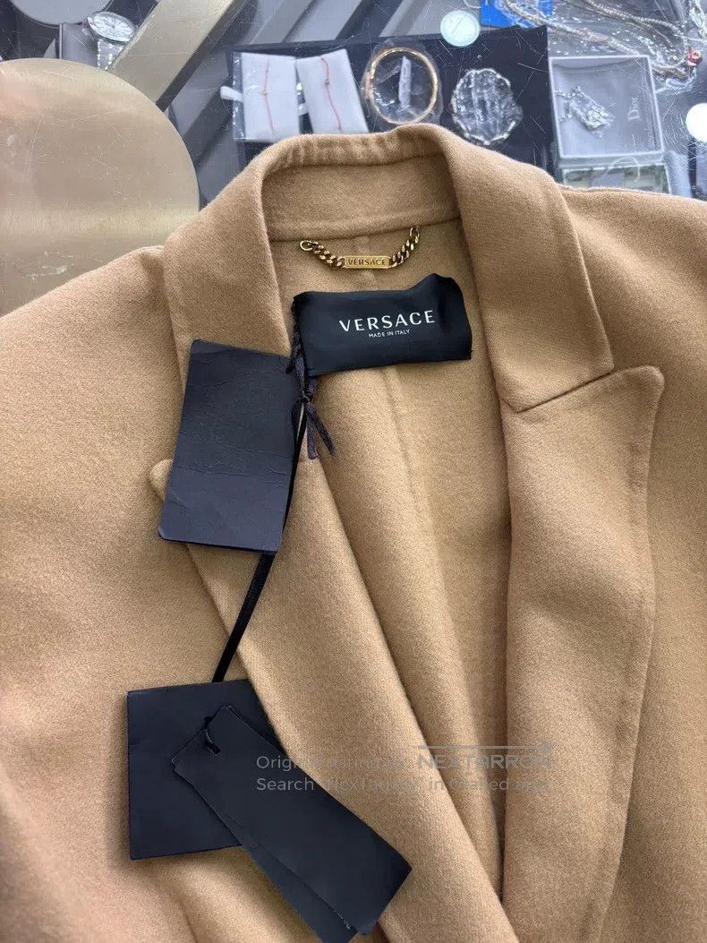 Versace Versace Women's wool coat Size L / US 10 / IT 46 - 4 Thumbnail
