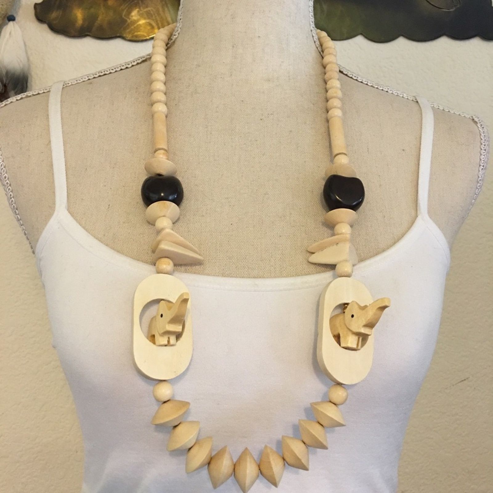 Vintage Vintage wood and kukui lucky elephant necklace Size ONE SIZE - 1 Thumbnail