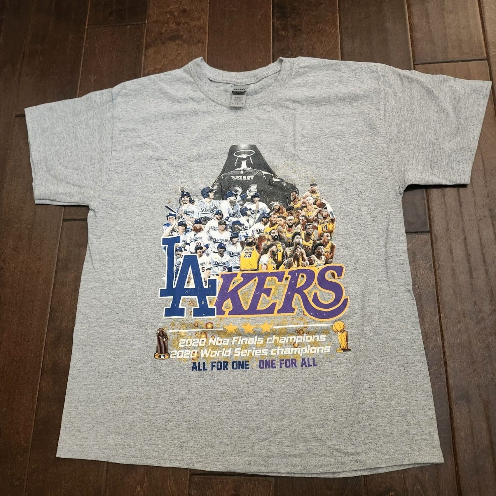 Gildan VINTAGE LA Lakers Dodgers World Champions Kobe Bryant 2020 Graphic Tee Shirt Gray 2XL Size US L / EU 52-54 / 3 - 2 Thumbnail