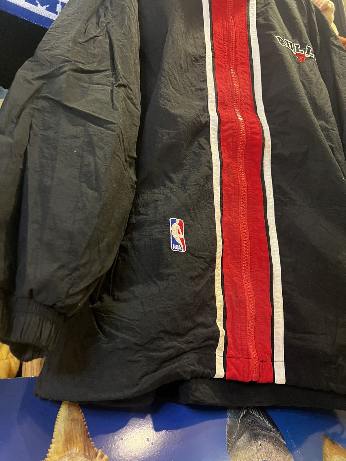 NBA × Starter × Vintage Vintage 1990's Starter Chicago Bulls NBA Hooded Windbreaker Size US L / EU 52-54 / 3 - 6 Thumbnail