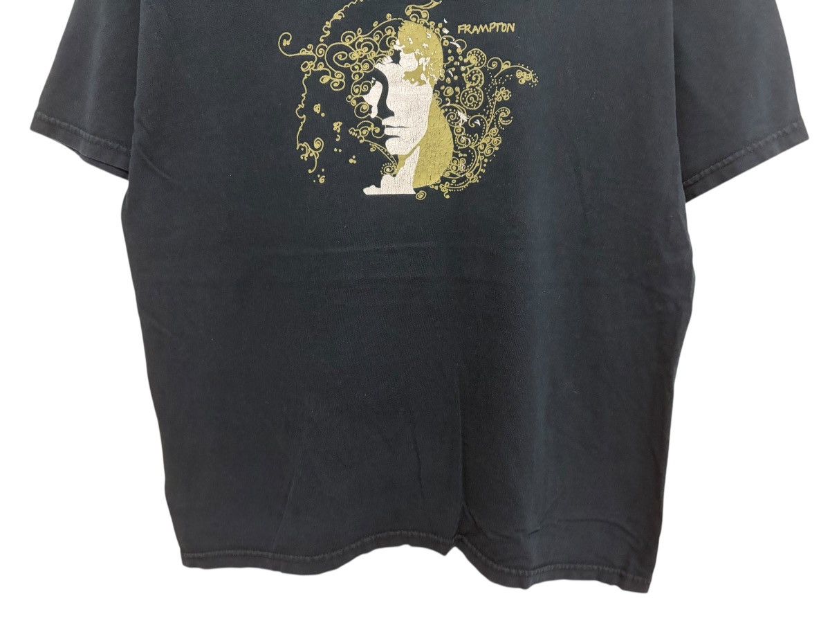 Band Tees VINTAGE 00s Y2K PETER FRAMPTON 2006 TOUR TEE GILDAN Size US L / EU 52-54 / 3 - 4 Thumbnail