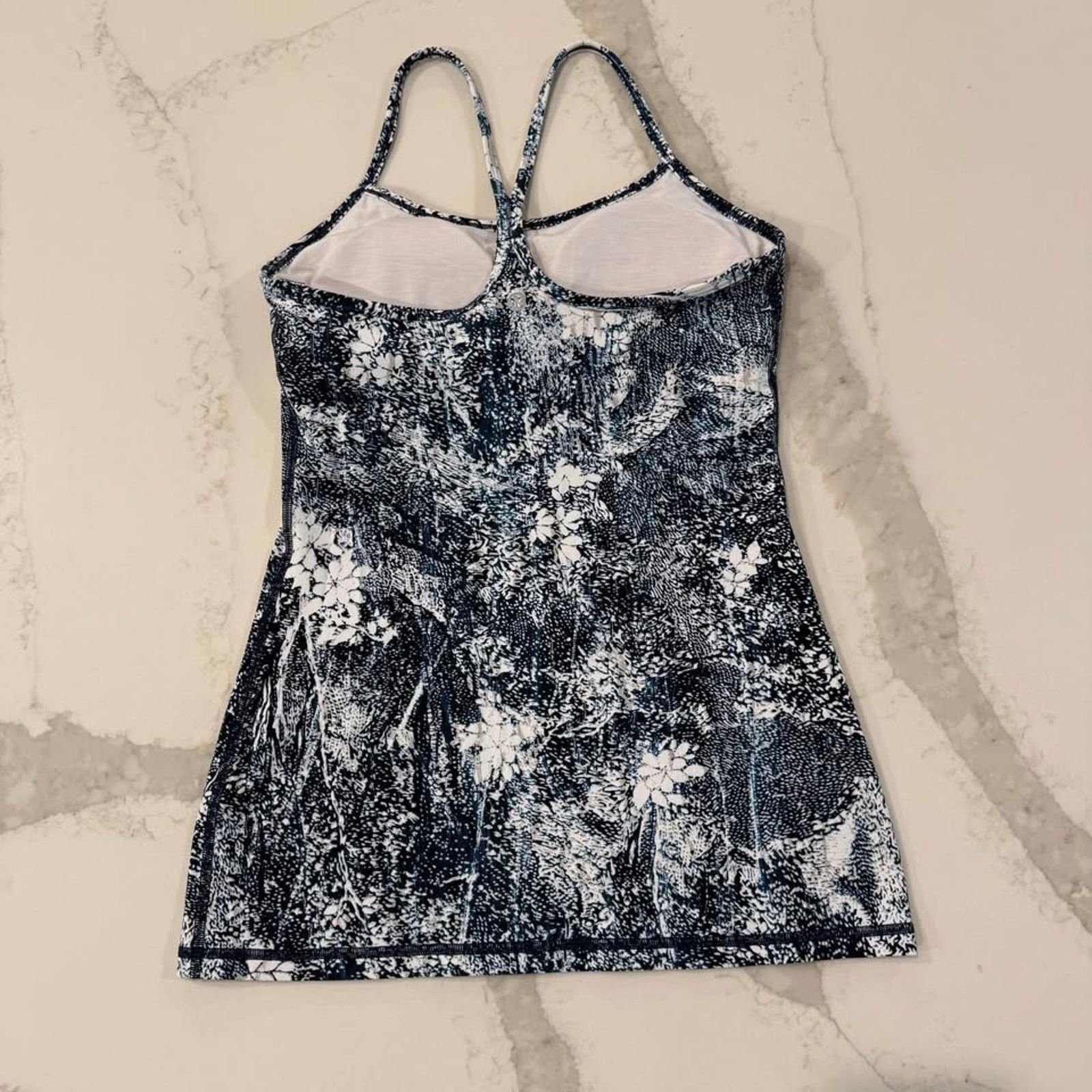 Lululemon Lululemon Power Y Padded Tank Top Women's 6 Luon Wildwood Size M / US 6-8 / IT 42-44 - 5 Thumbnail