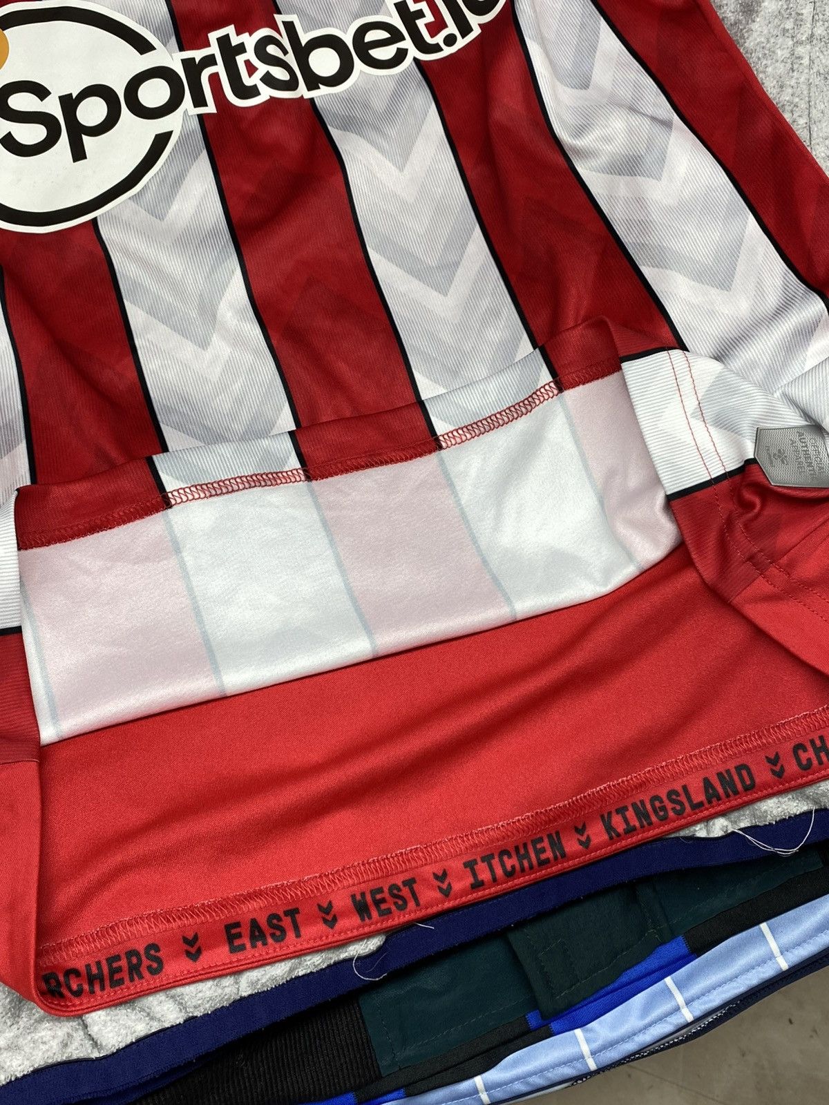 Hummel Southampton 2021/22 Home Football Soccer Jersey Size US S / EU 44-46 / 1 - 15 Thumbnail