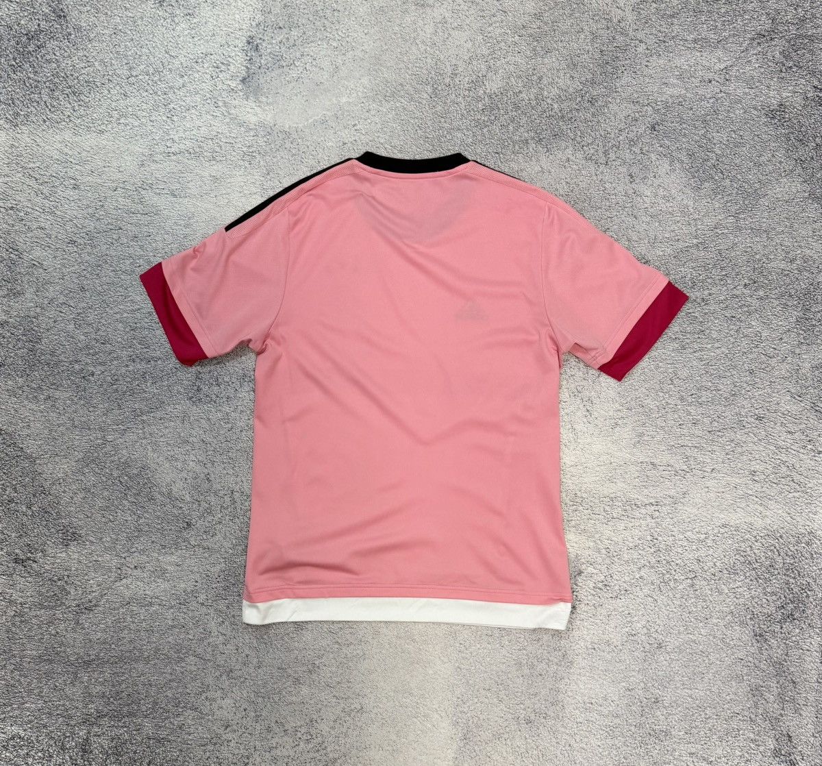 Adidas Juventus Pink Jersey Adidas 2015 2016 Away Drake MenM S12846 Size US M / EU 48-50 / 2 - 8 Thumbnail
