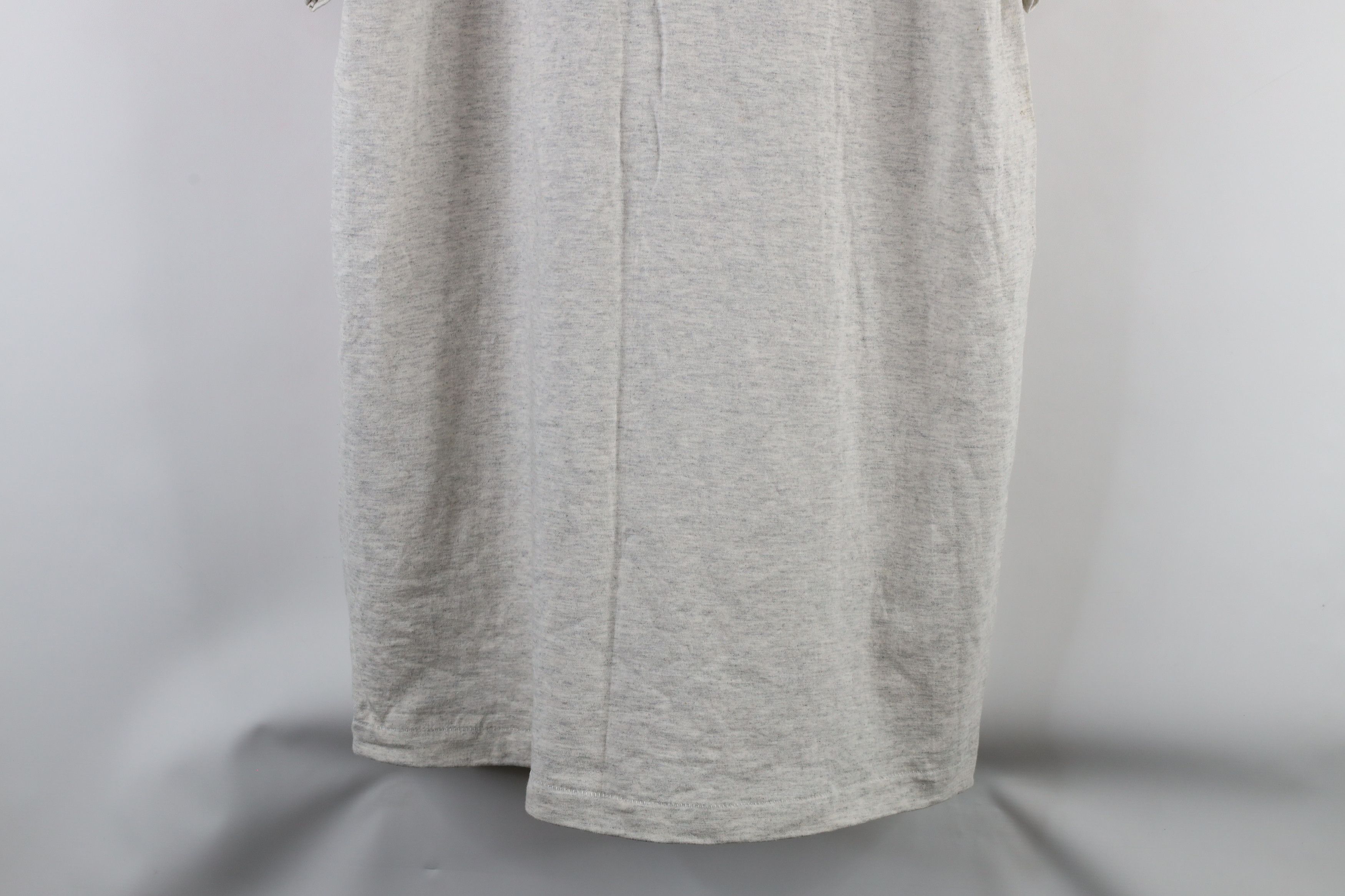 Vintage Vintage 90s Streetwear Heavyweight Cotton T-Shirt Gray USA Size US L / EU 52-54 / 3 - 7 Thumbnail