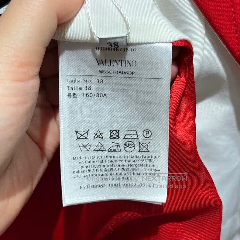 Valentino Valentino Red suit with a belt, vest Size S / US 4 / IT 40 - 4 Thumbnail