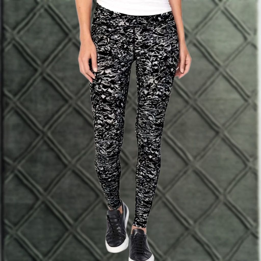 Lululemon Lululemon Wunder Under Hi-Rise Tight 28” Legging Liquid Platinum Size 8 Women Black 28” Hi-Rise Tights Activewear Mens Womens not applicable Size 30" / US 8 / IT 44 - 1 Thumbnail