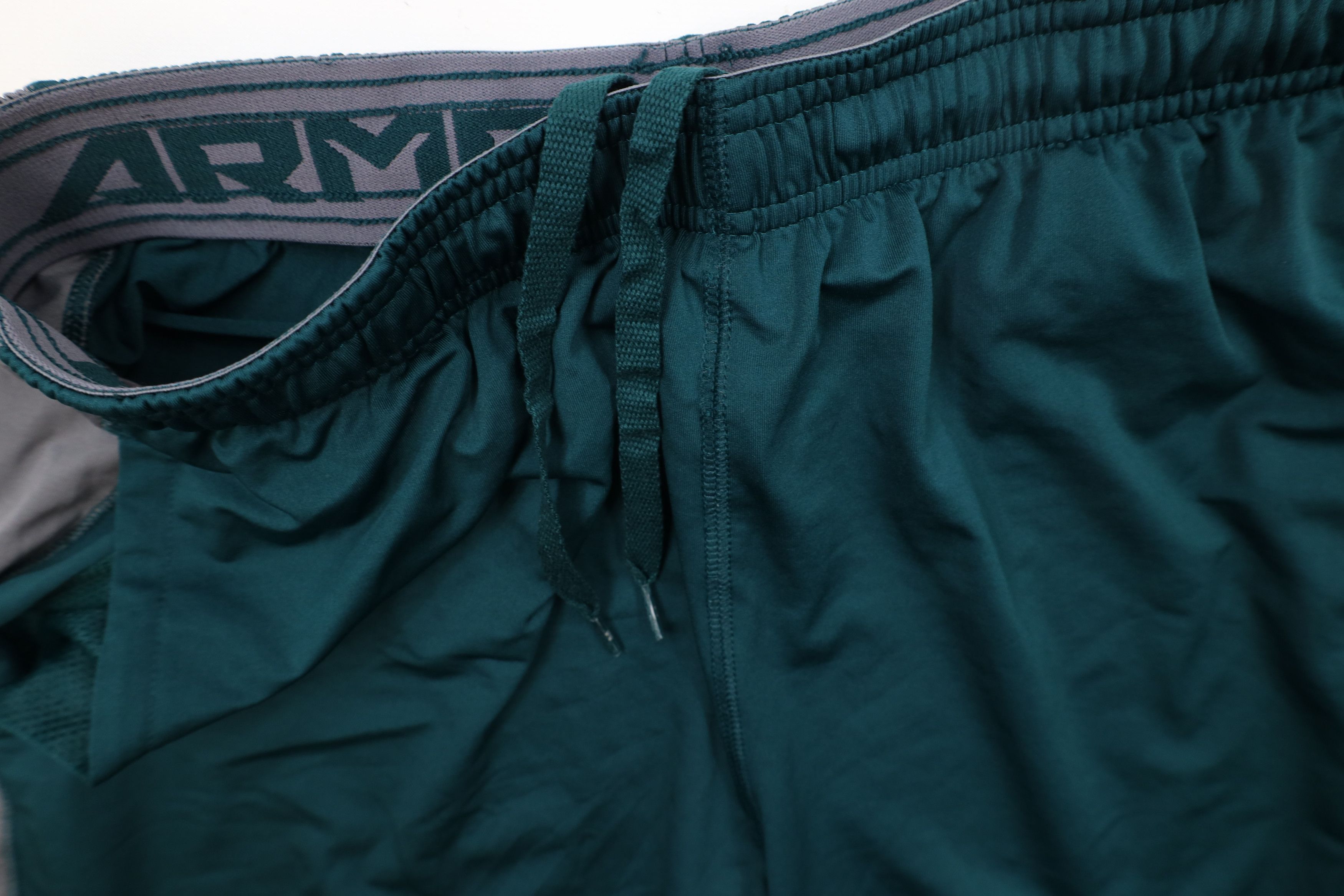 Under Armour × Vintage Under Armour HeatGear Block Gym Basketball Shorts Green Size US 34 / EU 50 - 7 Thumbnail
