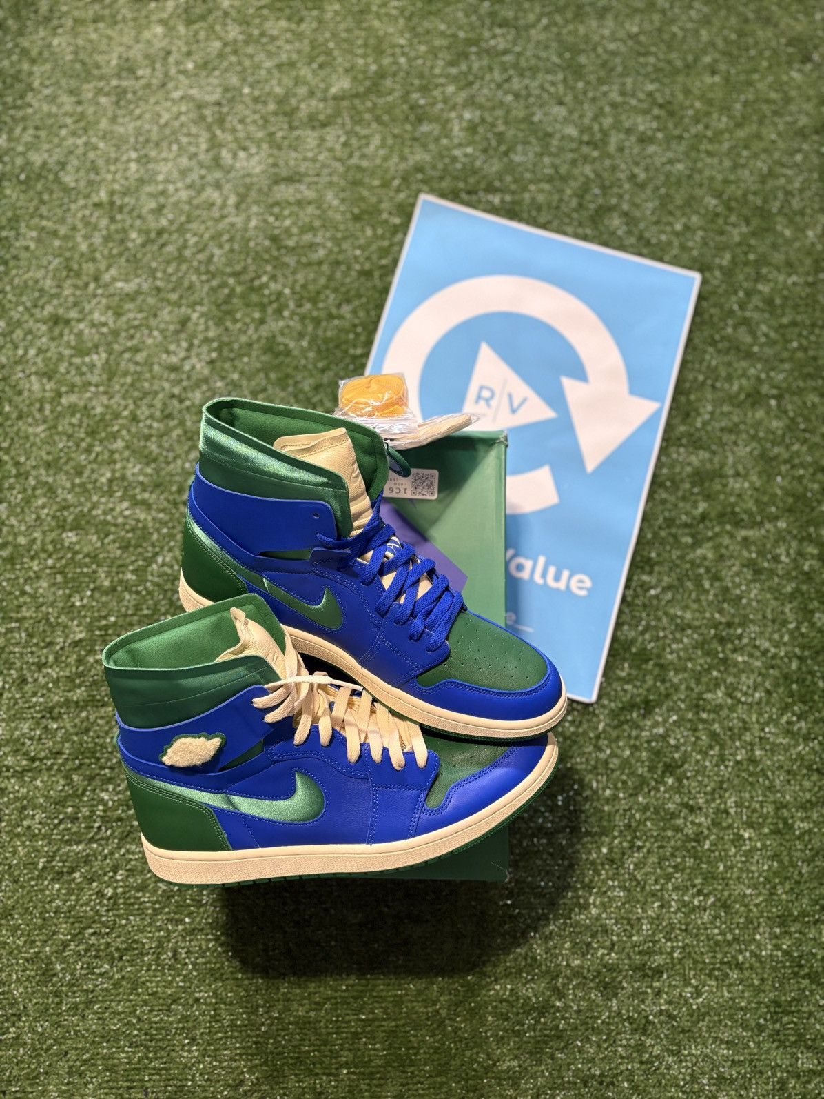 Jordan Brand DS WMNS AIR JORDAN 1 ZOOM CMFT X ALEALI MAY Size US 11 / EU 44 - 1 Thumbnail