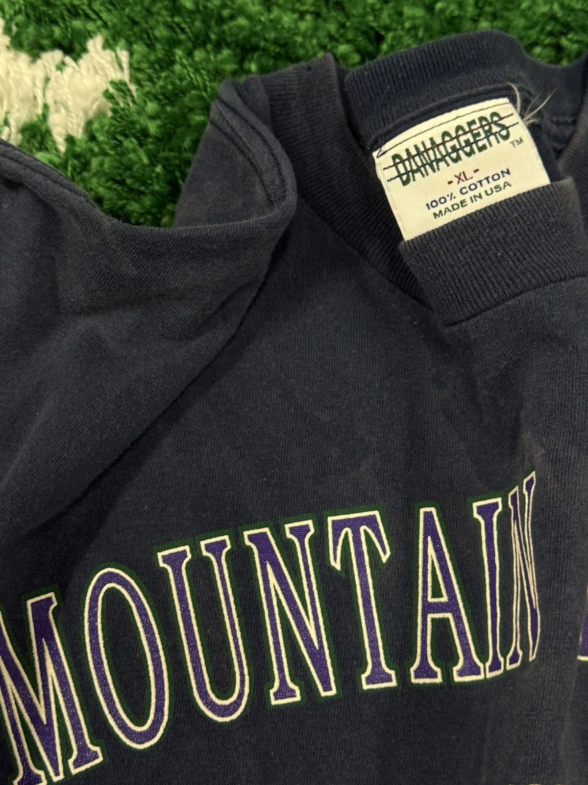 Vintage Vintage 90s Mountain Rock Climbing Climb Rainer T Shirt Tee Size US XL / EU 56 / 4 - 4 Thumbnail