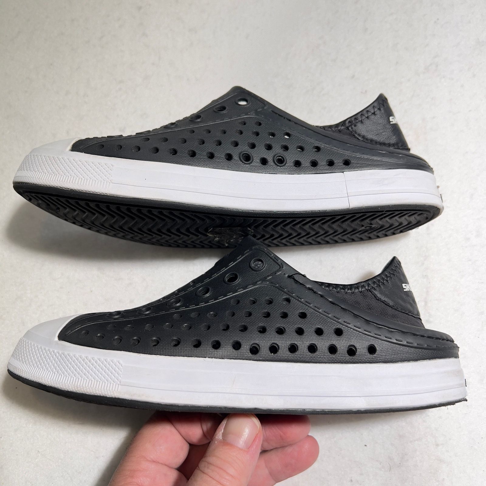 SKECHERS Skechers Slip On Shoes Kids Size 3 Rubber Uppers Black White Size US 4 / IT 34 - 5 Thumbnail