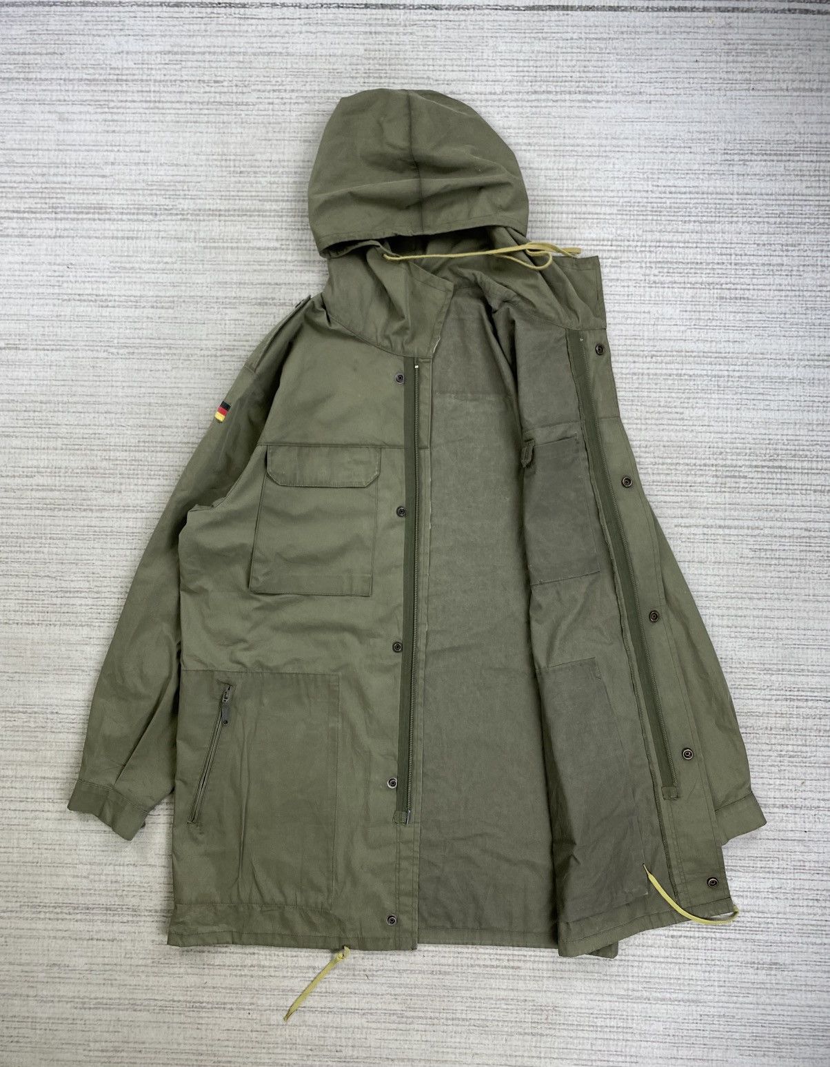 Vintage Vintage German BW (Bundeswehr) 80's OD Mountain Parka Size US XL / EU 56 / 4 - 5 Thumbnail