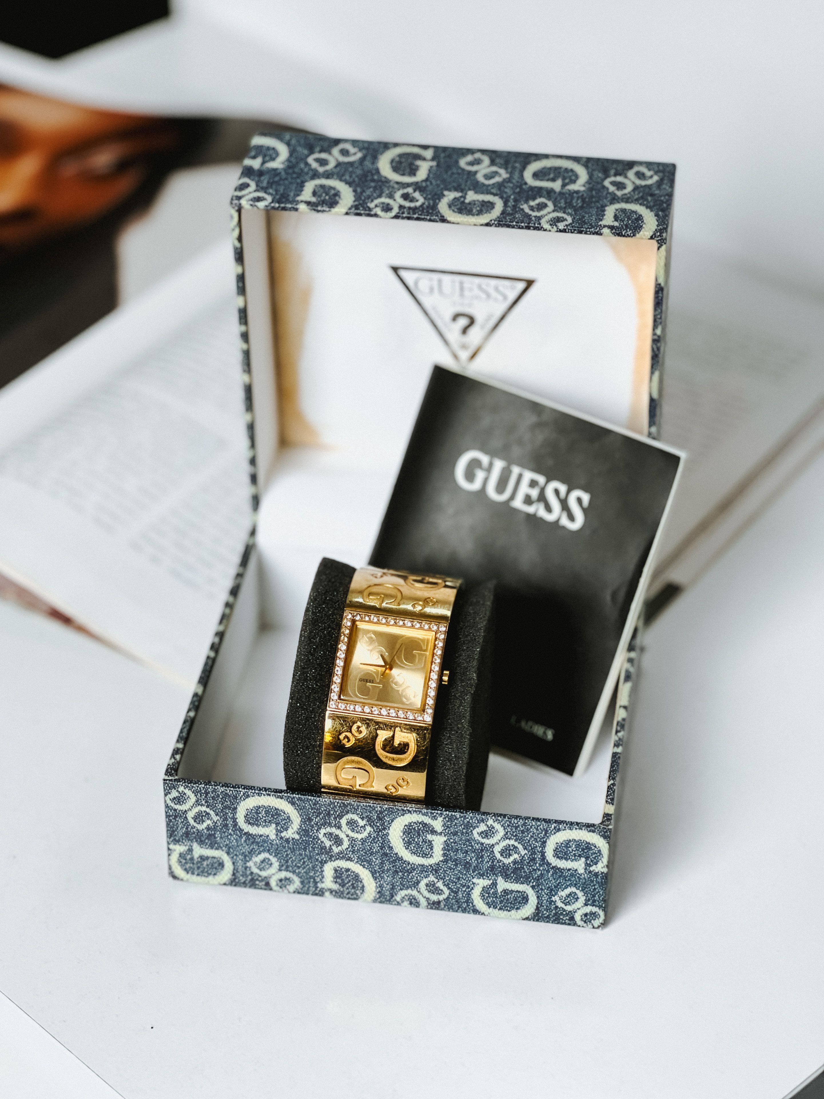 Guess GUESS VINTAGE LADIES GOLD ANALOGUE WRISTWATCH 180340L1 Size ONE SIZE - 2 Thumbnail