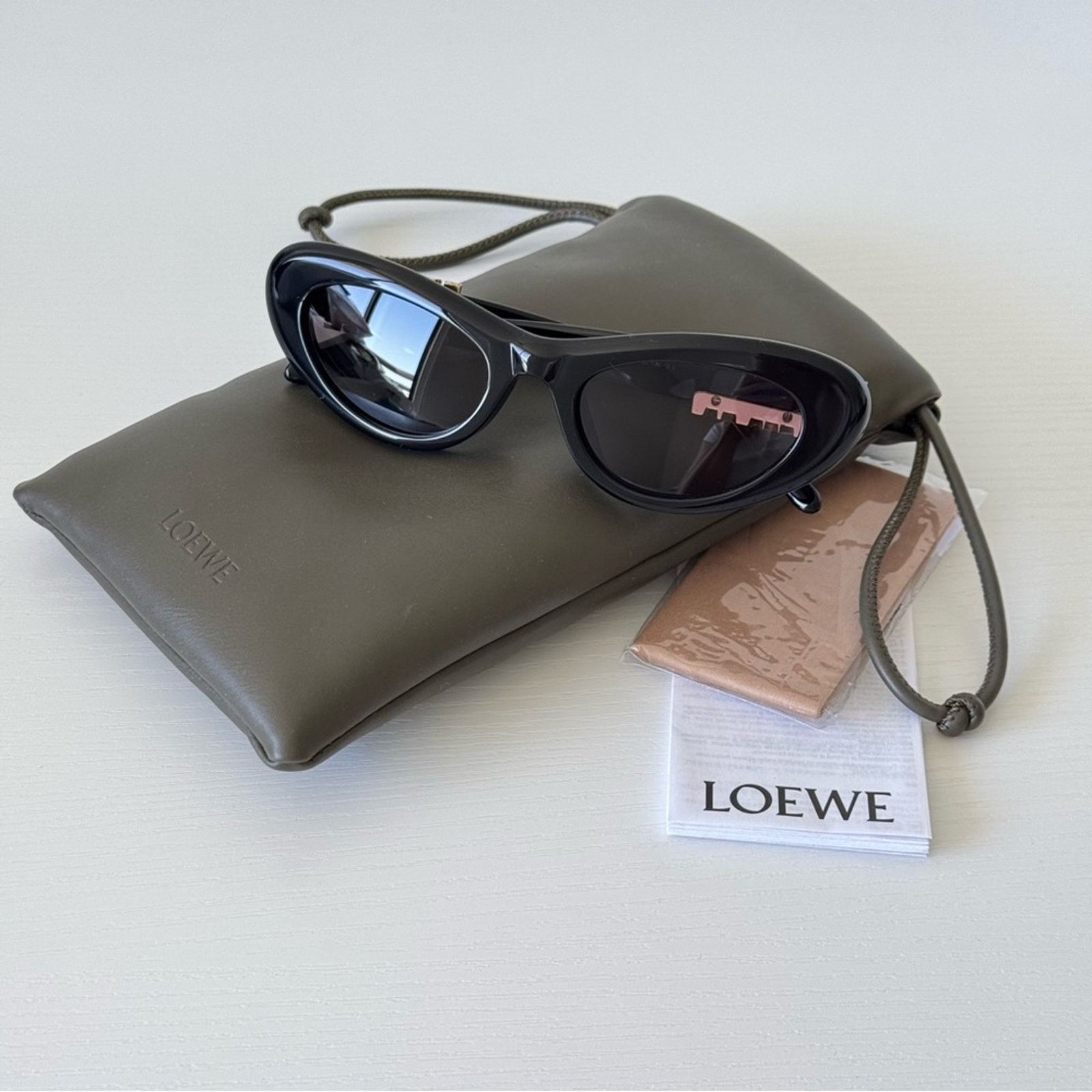 Loewe New! Loewe Black Cat-Eye Sunglasses LW40156U 01A, Authentic Size ONE SIZE - 3 Thumbnail