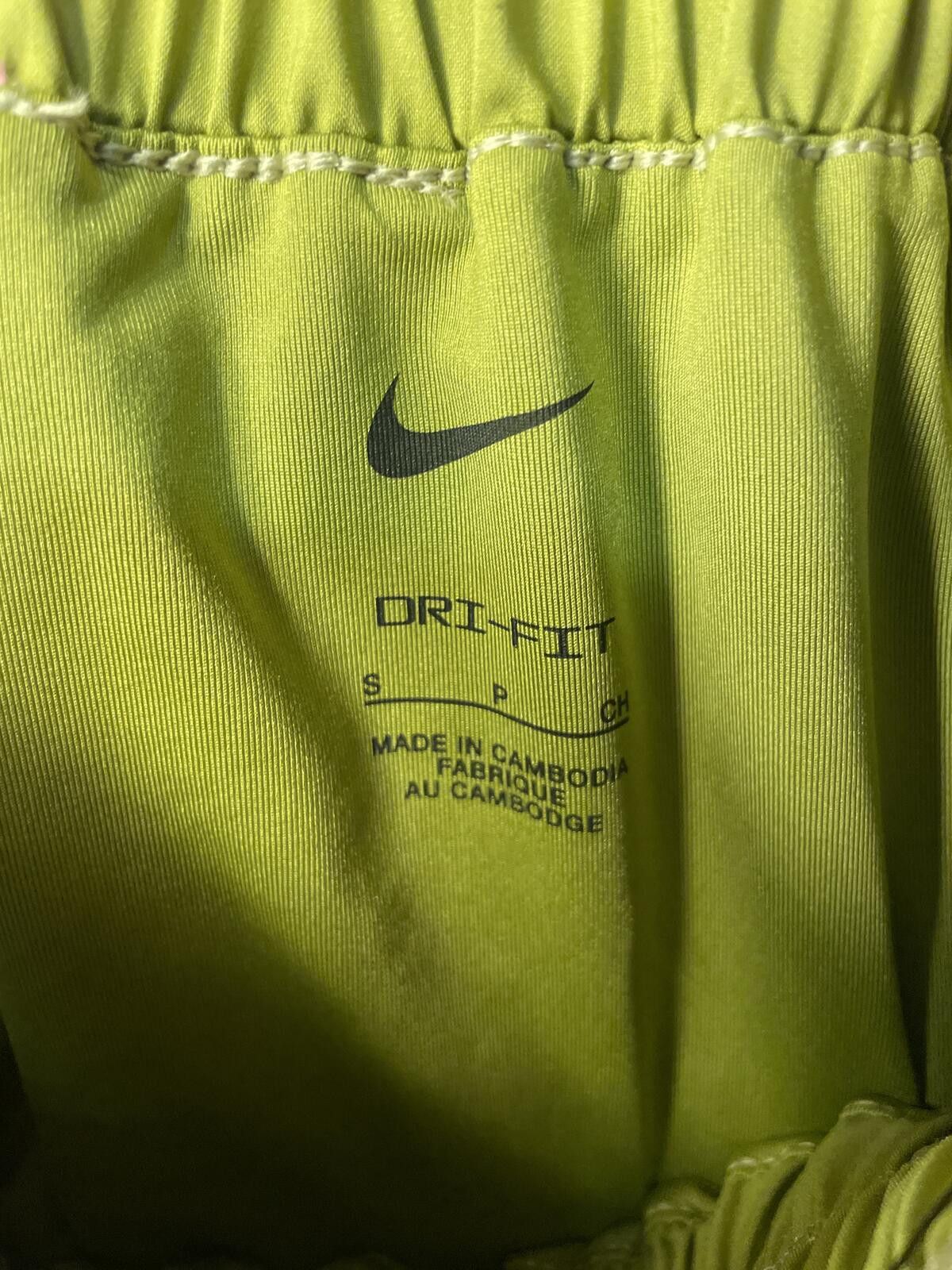 Nike Nike Womens Training Shorts Size Small Green Size 28" / US 6 / IT 42 - 4 Thumbnail