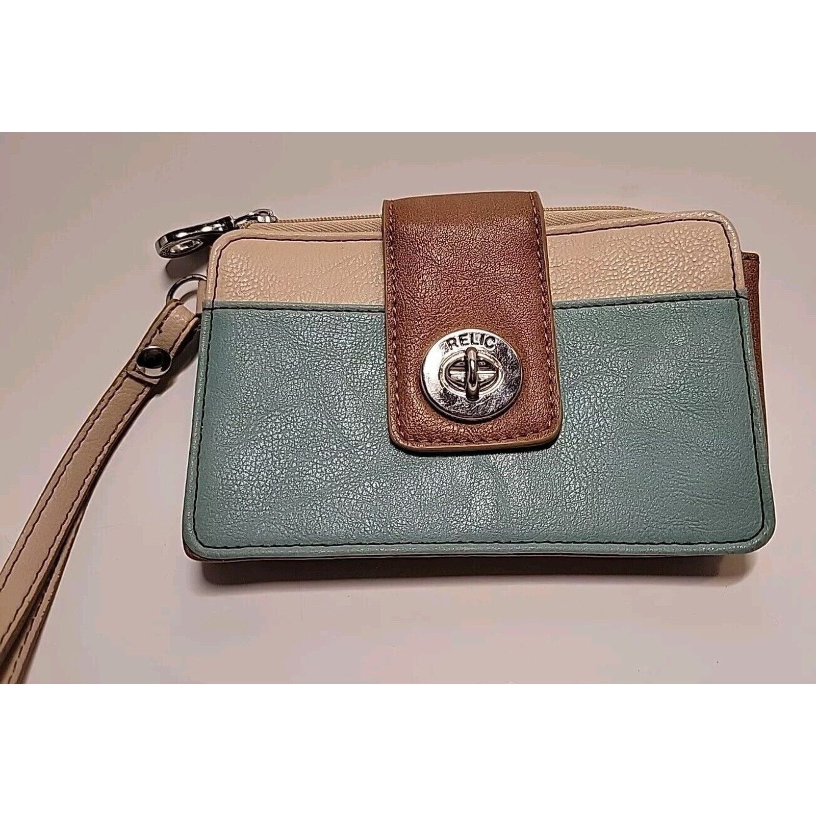 Fossil Vintage RELIC Fossil Zip Snap ID Wristlet Pebbled Leather Size ONE SIZE - 1 Thumbnail