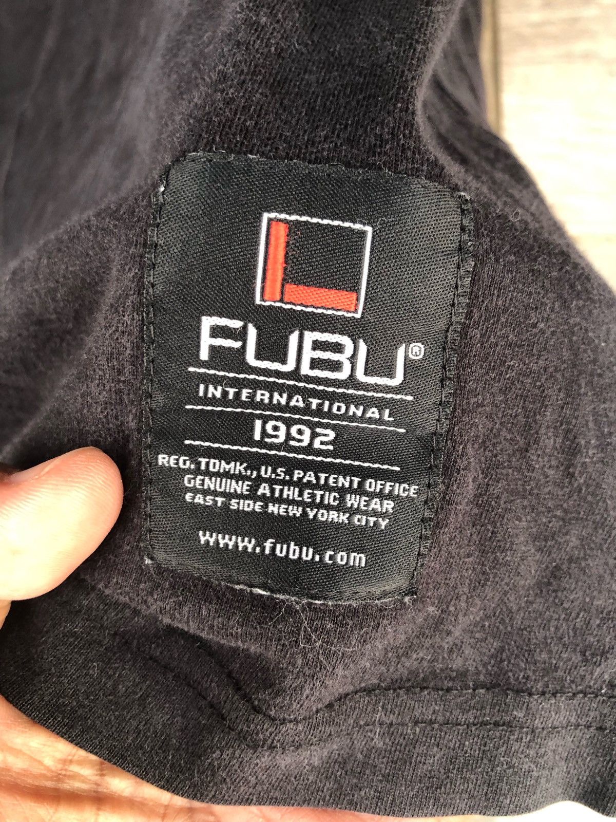Fubu 🔥Mega Rare 🔥 Vintage Fubu NYC 05 T-shirt 🔥 Size US L / EU 52-54 / 3 - 5 Thumbnail