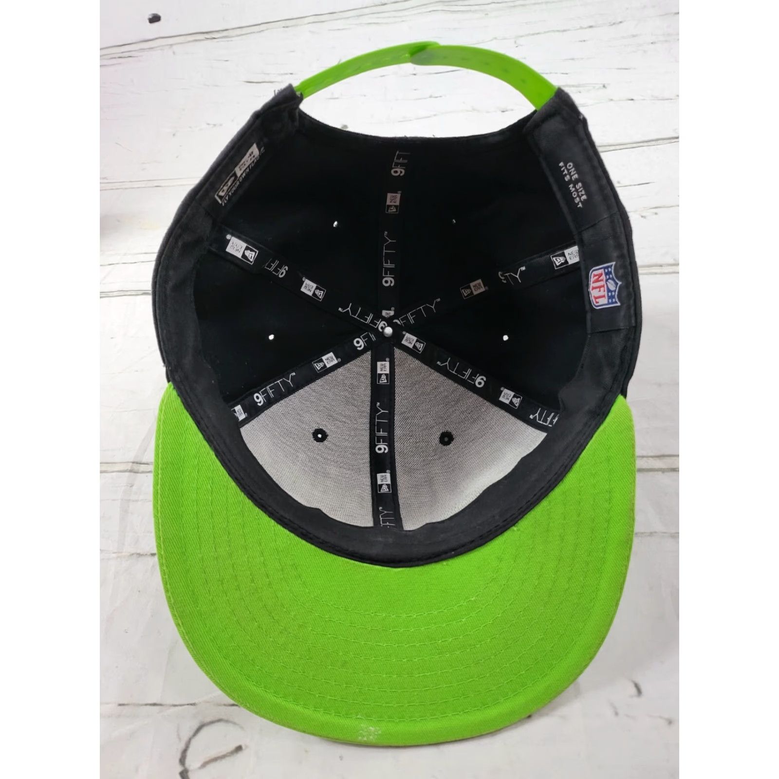 New Era **Seattle Seahawks NFL New Era 9Fifty Adjustable Men's Baseball Cap** User: Seattle Seahawks NFL New Era 9Fifty Adjustable Men's Snapback Cap Size ONE SIZE - 5 Thumbnail