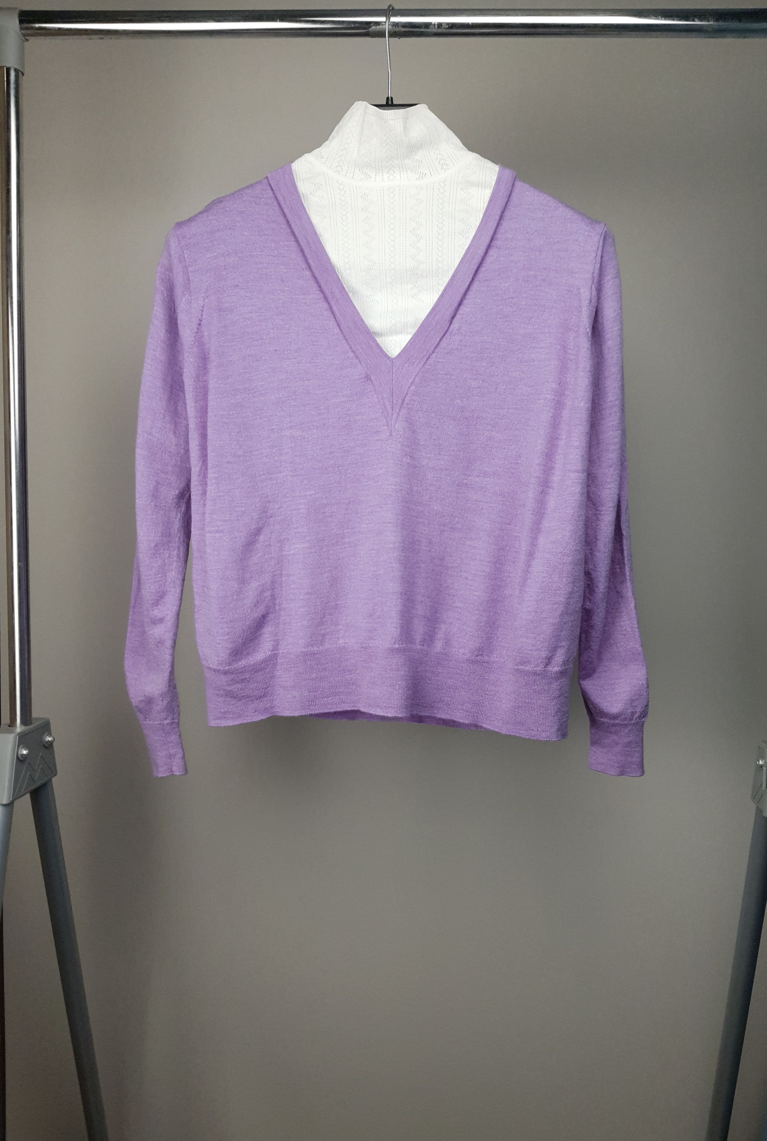 Sandro Classic Retro Style Purple V-Neck Lace Neck Sweater Size S / US 4 / IT 40 - 1 Thumbnail
