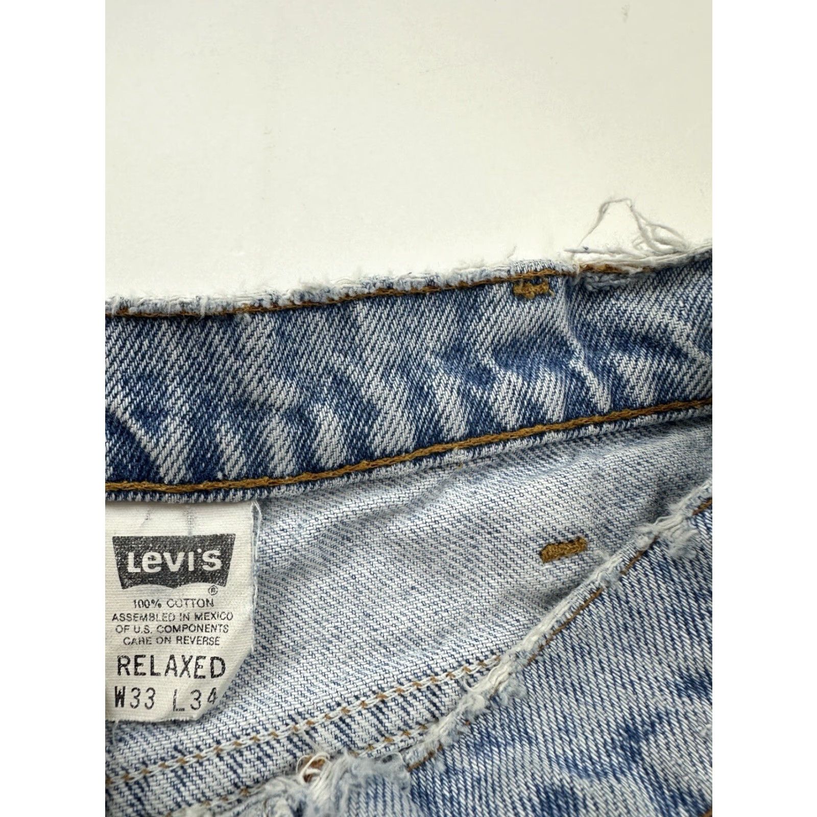 Levi's VINTAGE Levi’s 540 Jeans Mens 31x33 Orange Tab Brown Tab 5-Pocket Denim Regular Straight Blue Leather Belt Loops Zip 33 Inseam IP Cand For Mexico Size US 31 - 7 Thumbnail